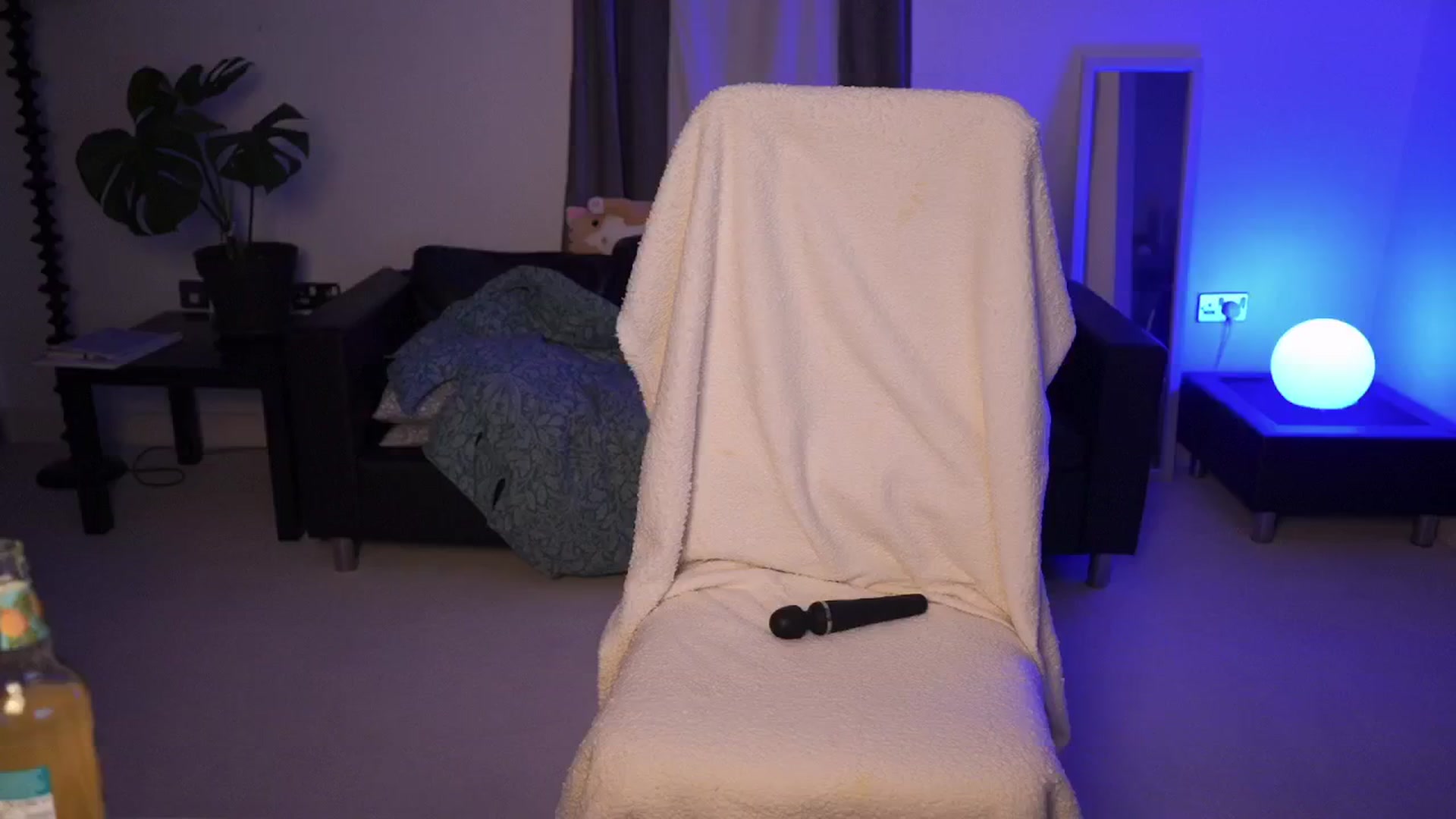 Gallery image thumbnail from hey_foxy's myfreecams stream on, 07/01/2024, 21:10 image 13 of 20