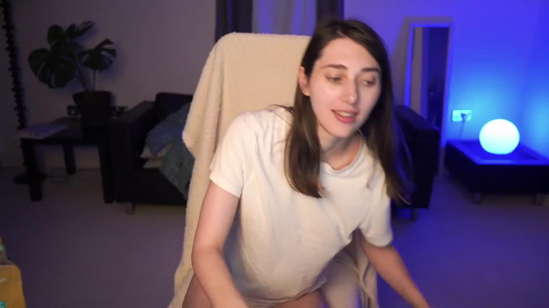 Gallery image thumbnail from hey_foxy's myfreecams stream on, 07/01/2024, 21:10 image 6 of 20