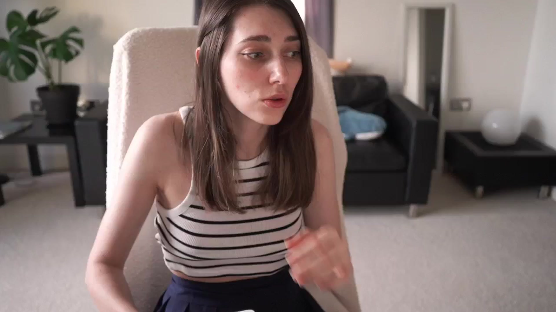 Gallery image thumbnail from hey_foxy's myfreecams stream on, 07/02/2024, 20:04 image 1 of 20