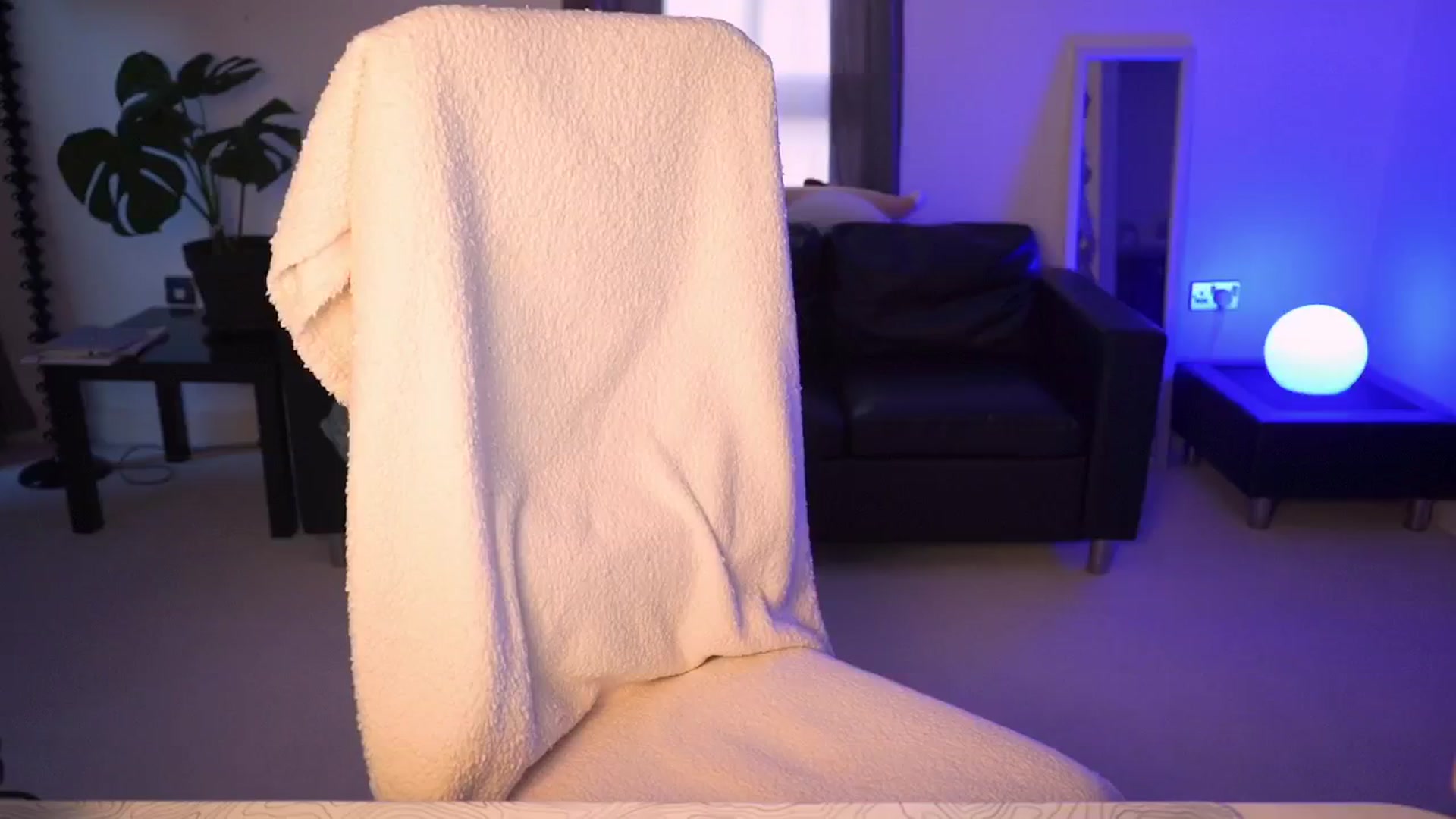 Gallery image thumbnail from hey_foxy's myfreecams stream on, 07/06/2024, 21:35 image 1 of 20