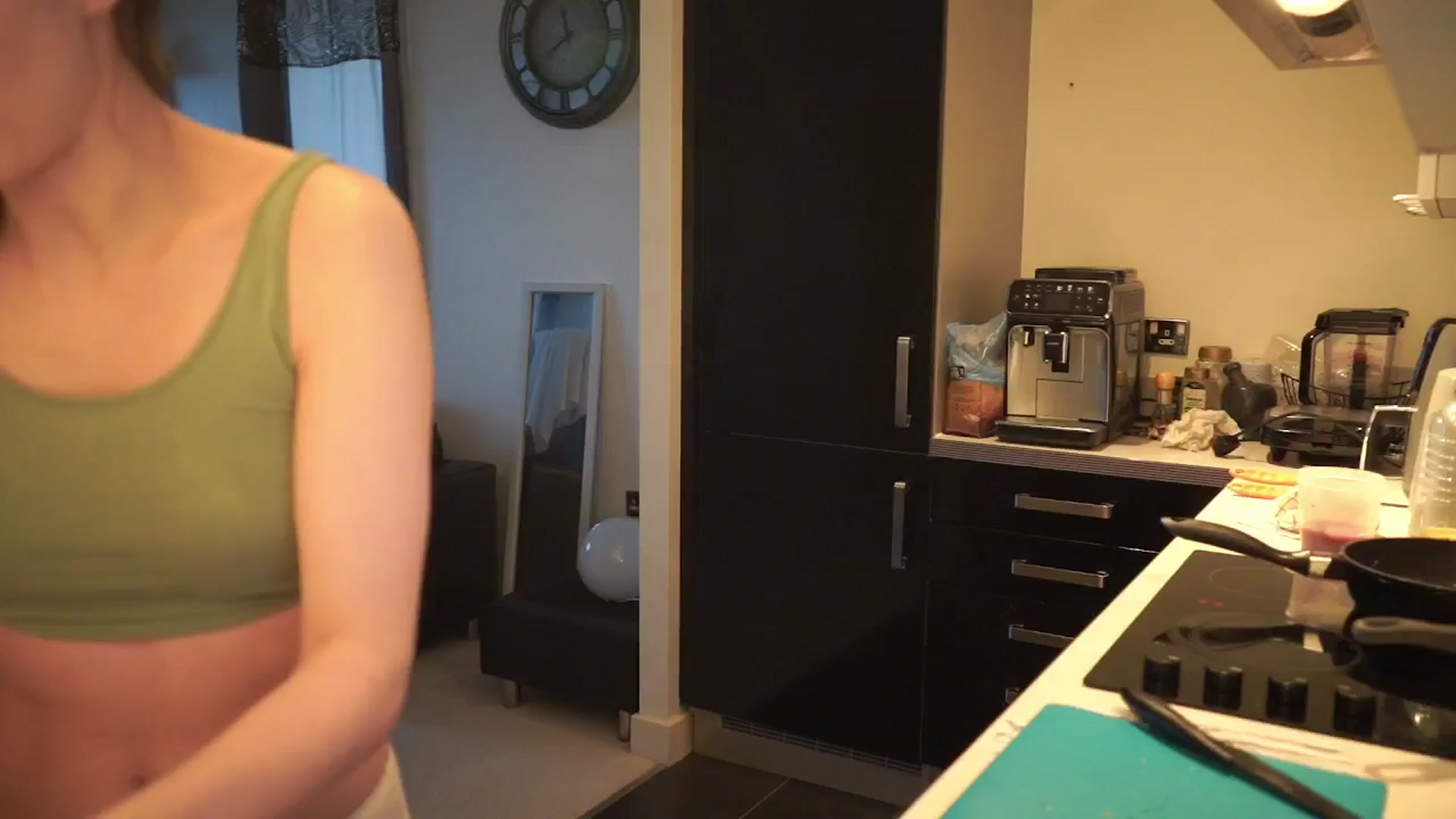 Gallery image thumbnail from hey_foxy's myfreecams stream on, 07/10/2024, 21:18 image 8 of 20