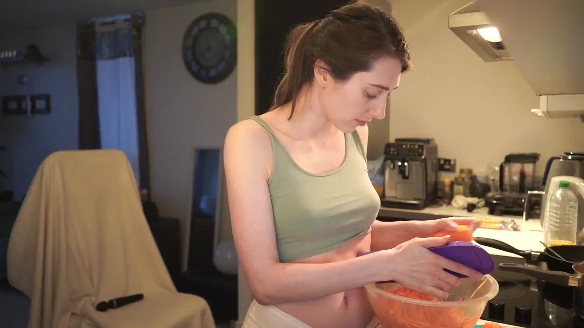 Gallery image thumbnail from hey_foxy's myfreecams stream on, 07/10/2024, 21:18 image 12 of 20