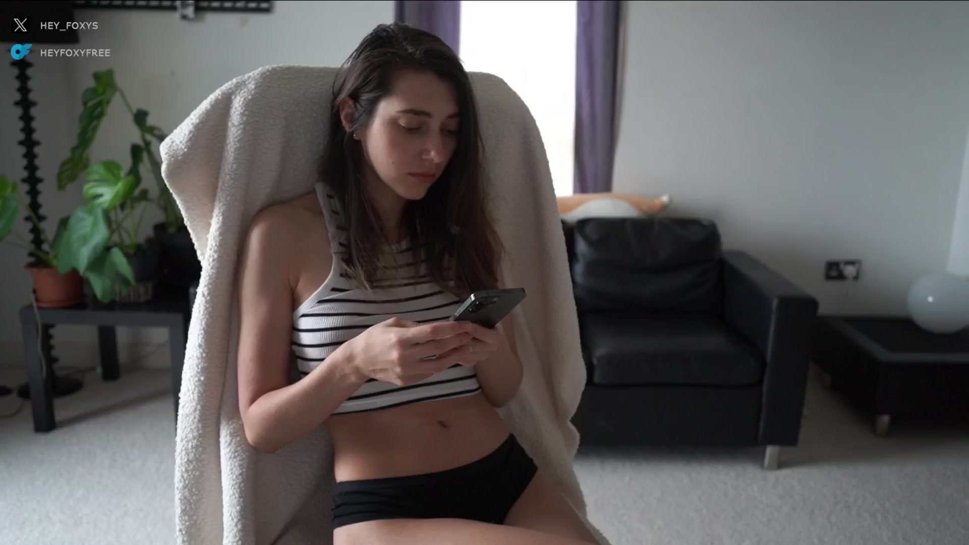 Gallery image thumbnail from hey_foxy's myfreecams stream on, 09/20/2024, 10:12 image 4 of 20