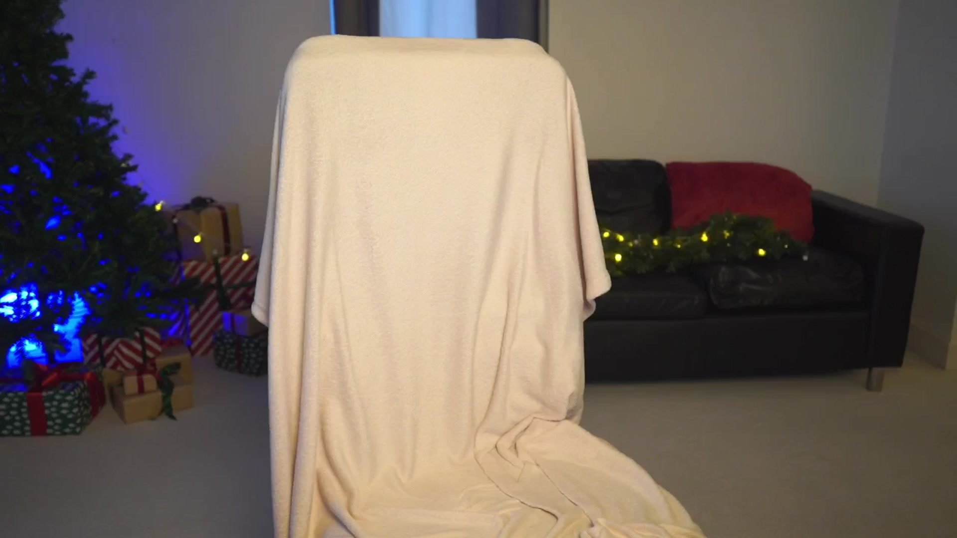 Gallery image thumbnail from hey_foxy's myfreecams stream on, 01/08/2025, 09:18 image 8 of 20