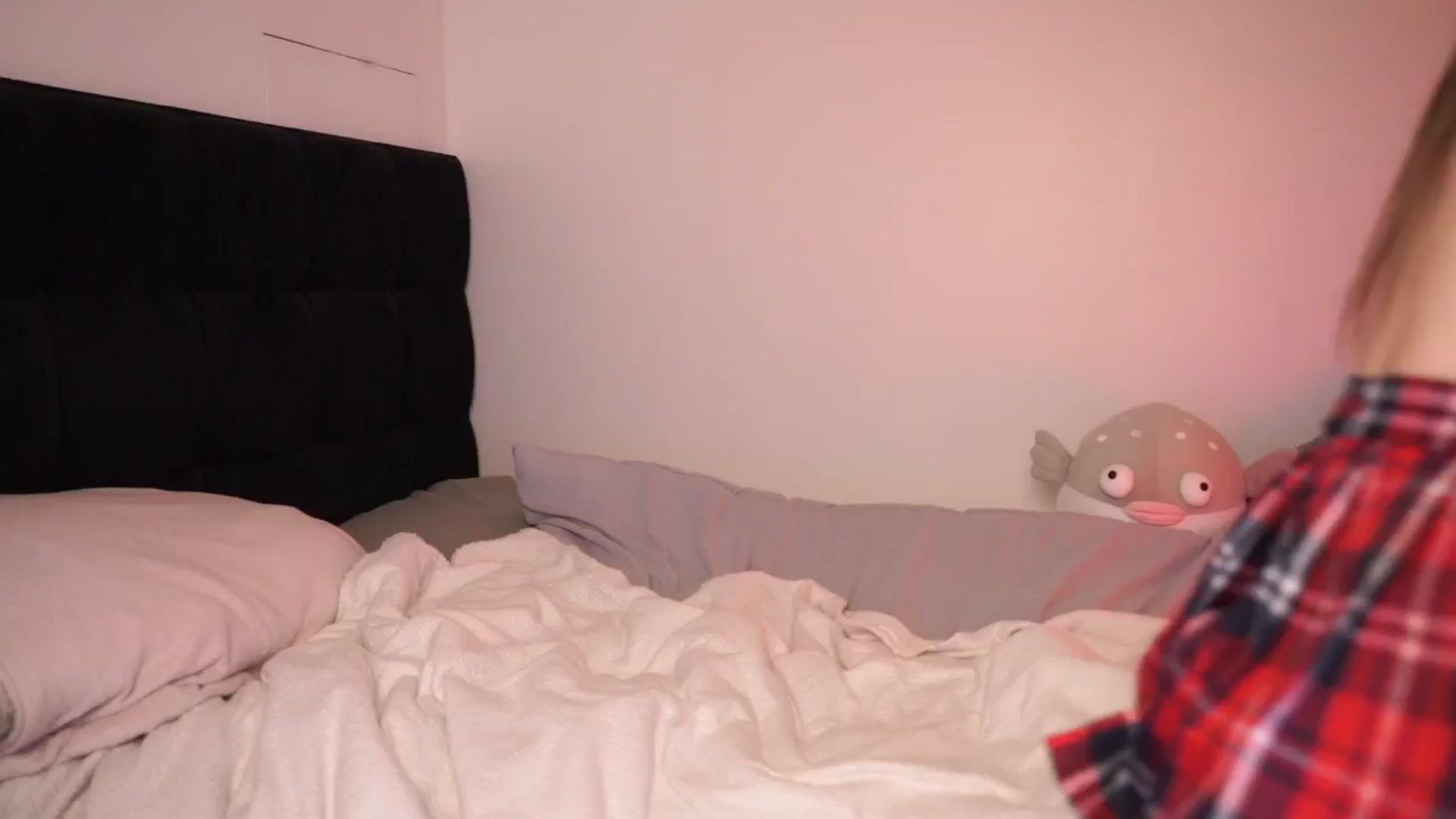 Gallery image thumbnail from hey_foxy's myfreecams stream on, 11/12/2025, 07:27 image 16 of 20