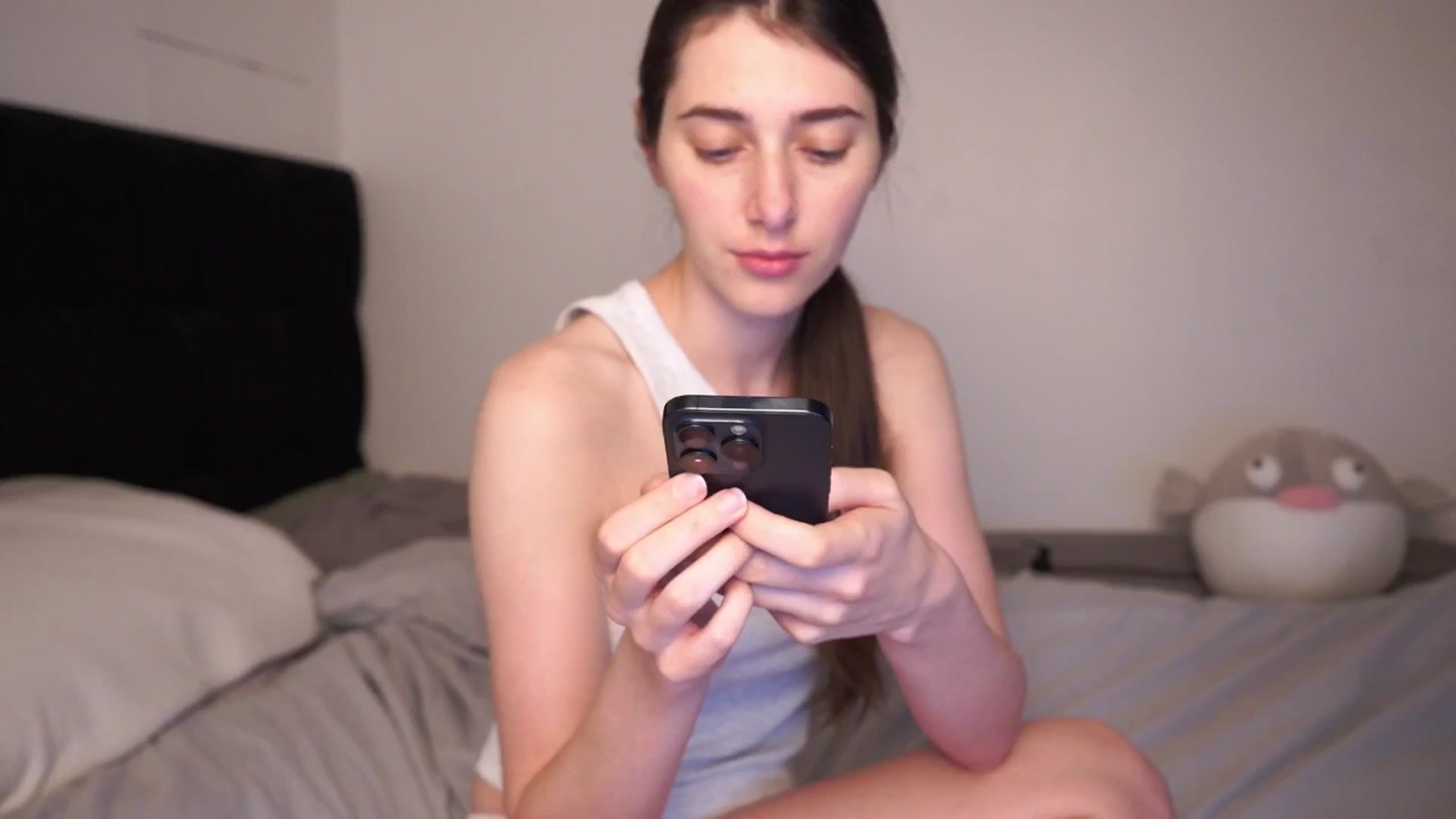Gallery image thumbnail from hey_foxy's myfreecams stream on, 11/13/2025, 08:24 image 8 of 20