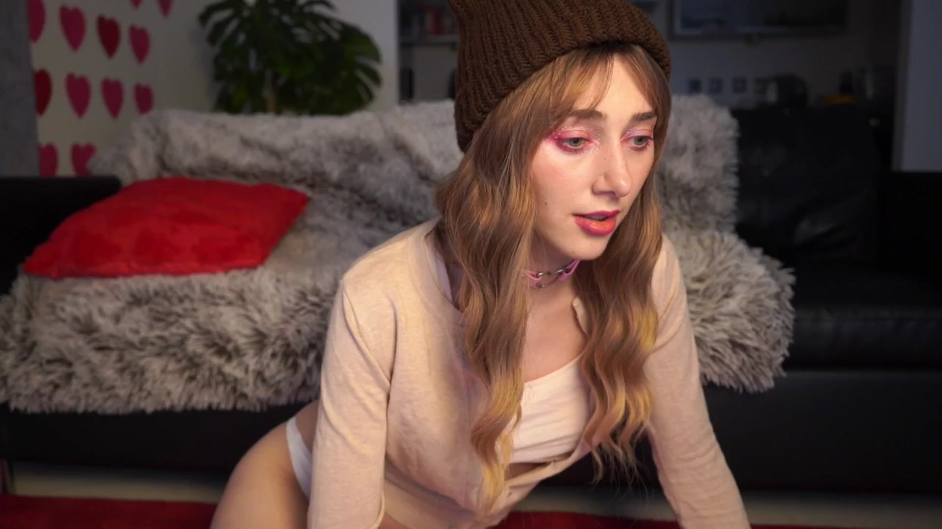 Gallery image thumbnail from hey_foxy's myfreecams stream on, 02/07/2026, 18:44 image 2 of 20