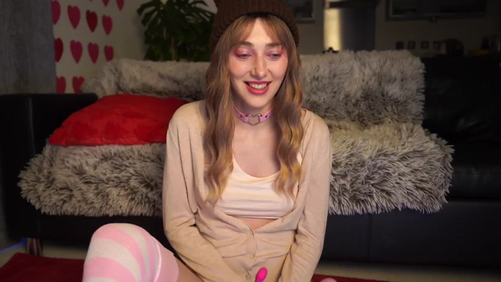 Gallery image thumbnail from hey_foxy's myfreecams stream on, 02/07/2026, 18:44 image 7 of 20
