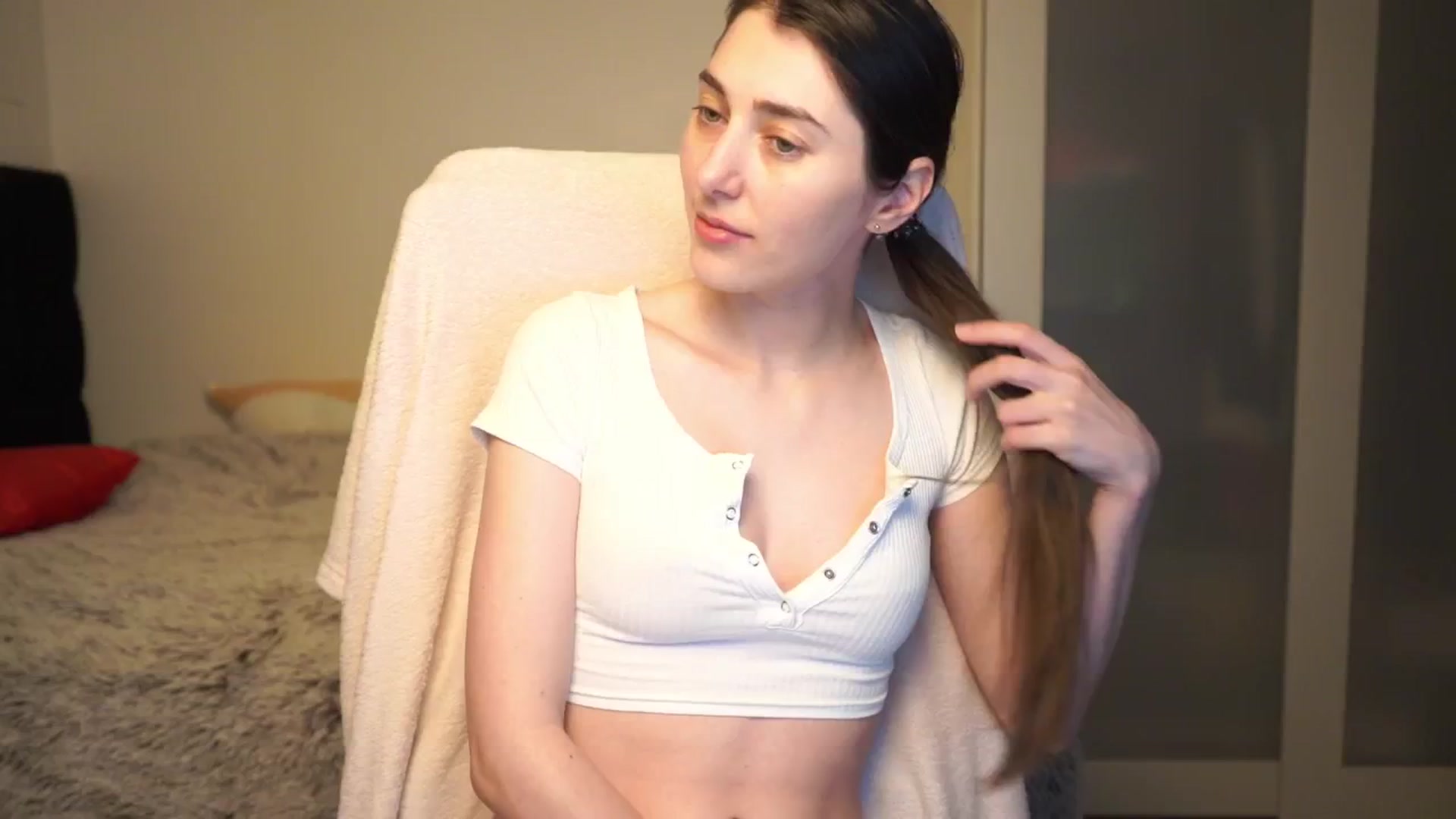 Gallery image thumbnail from hey_foxy's myfreecams stream on, 03/04/2026, 24:21 image 14 of 20