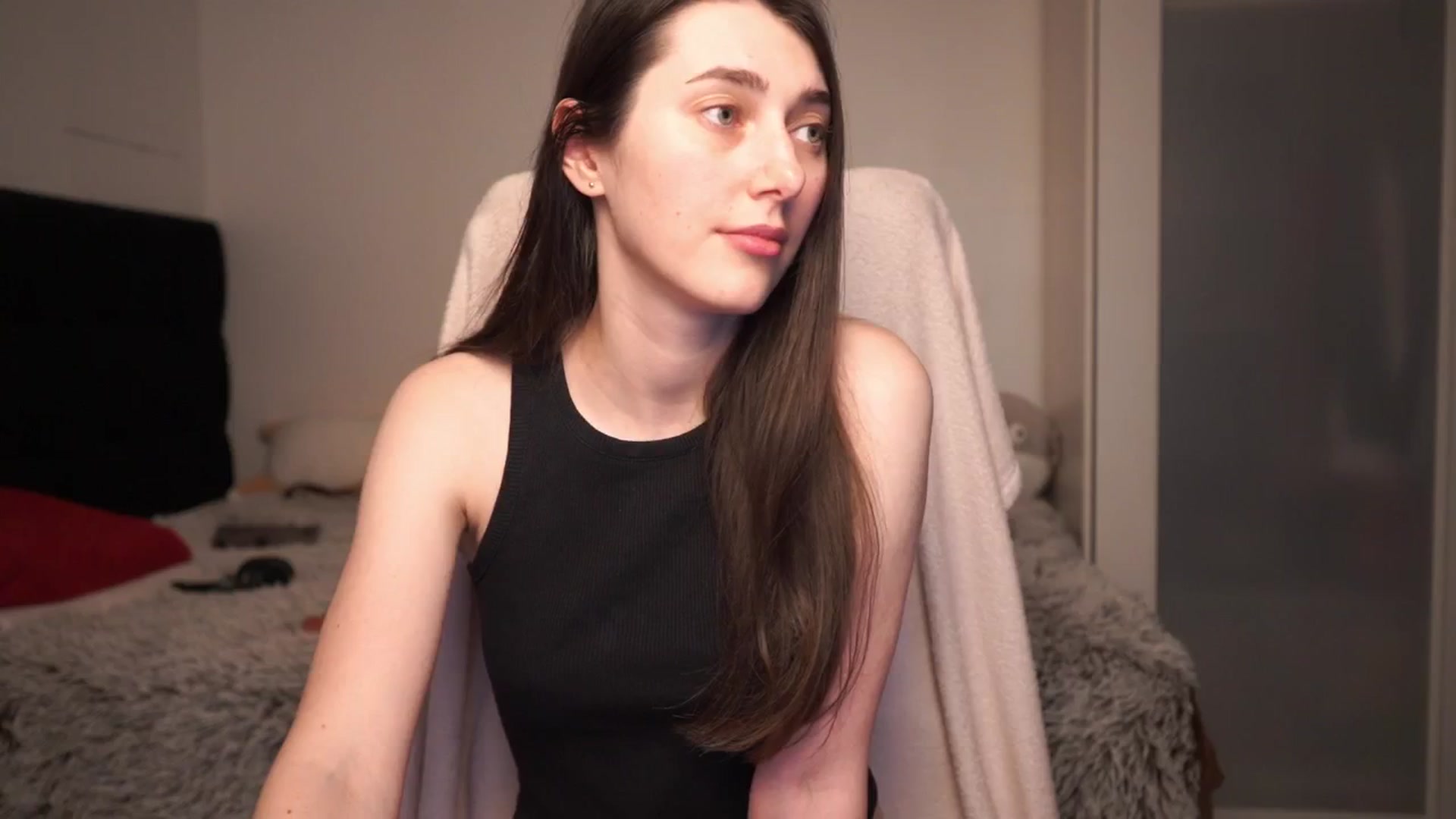 Gallery image thumbnail from hey_foxy's myfreecams stream on, 03/26/2026, 21:45 image 20 of 20