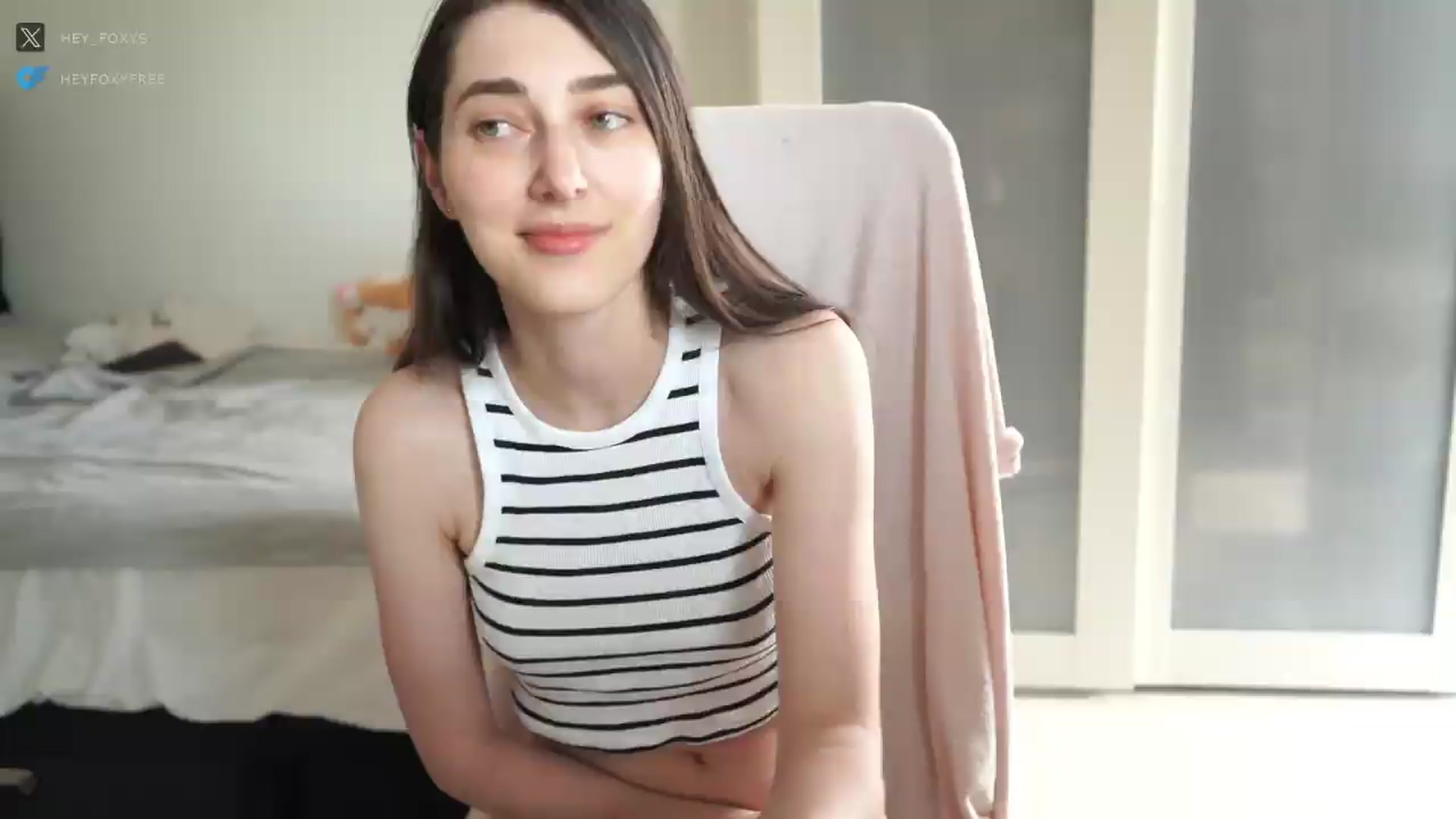 Gallery image thumbnail from hey_foxy's myfreecams stream on, 08/08/2026, 10:45 image 6 of 20