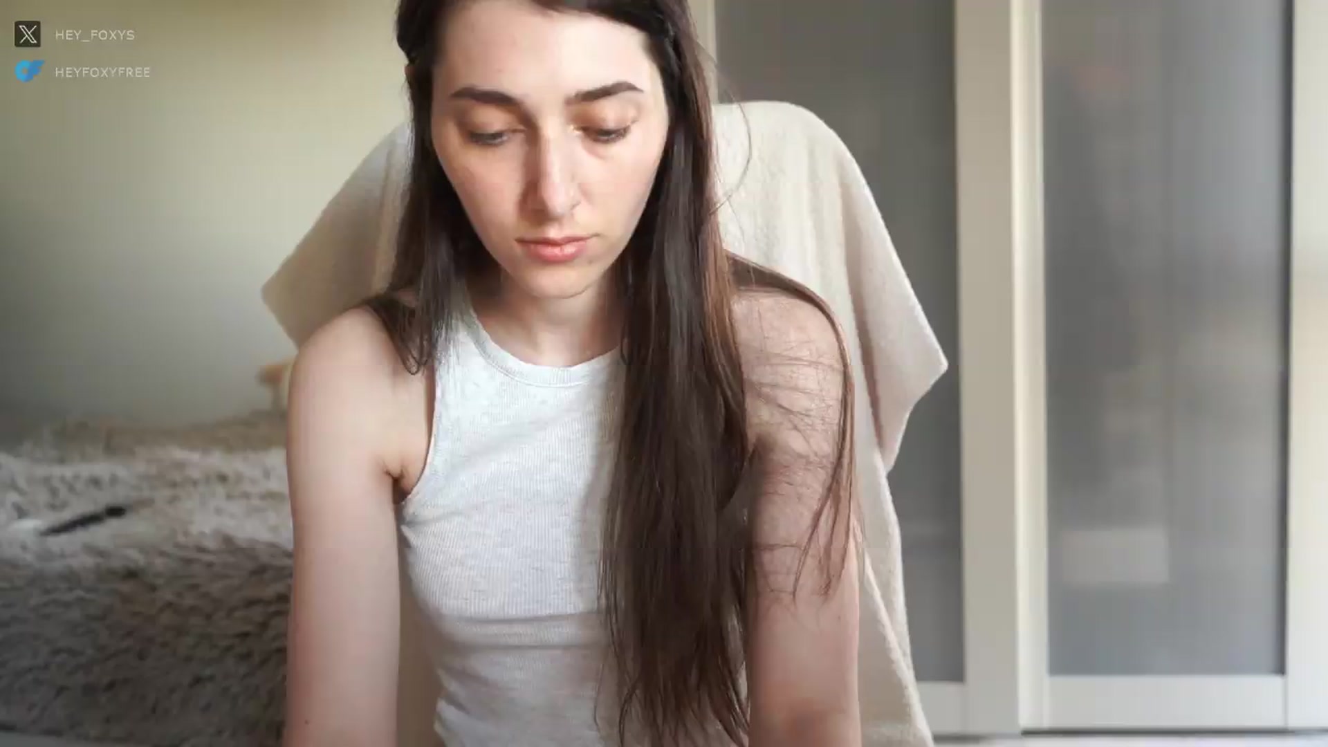 Gallery image thumbnail from hey_foxy's myfreecams stream on, 09/05/2026, 07:30 image 4 of 20