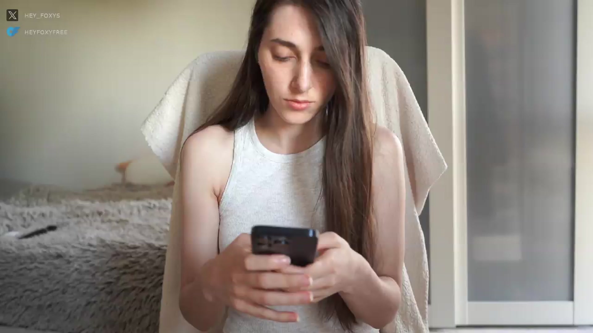 Gallery image thumbnail from hey_foxy's myfreecams stream on, 09/05/2026, 07:30 image 2 of 20