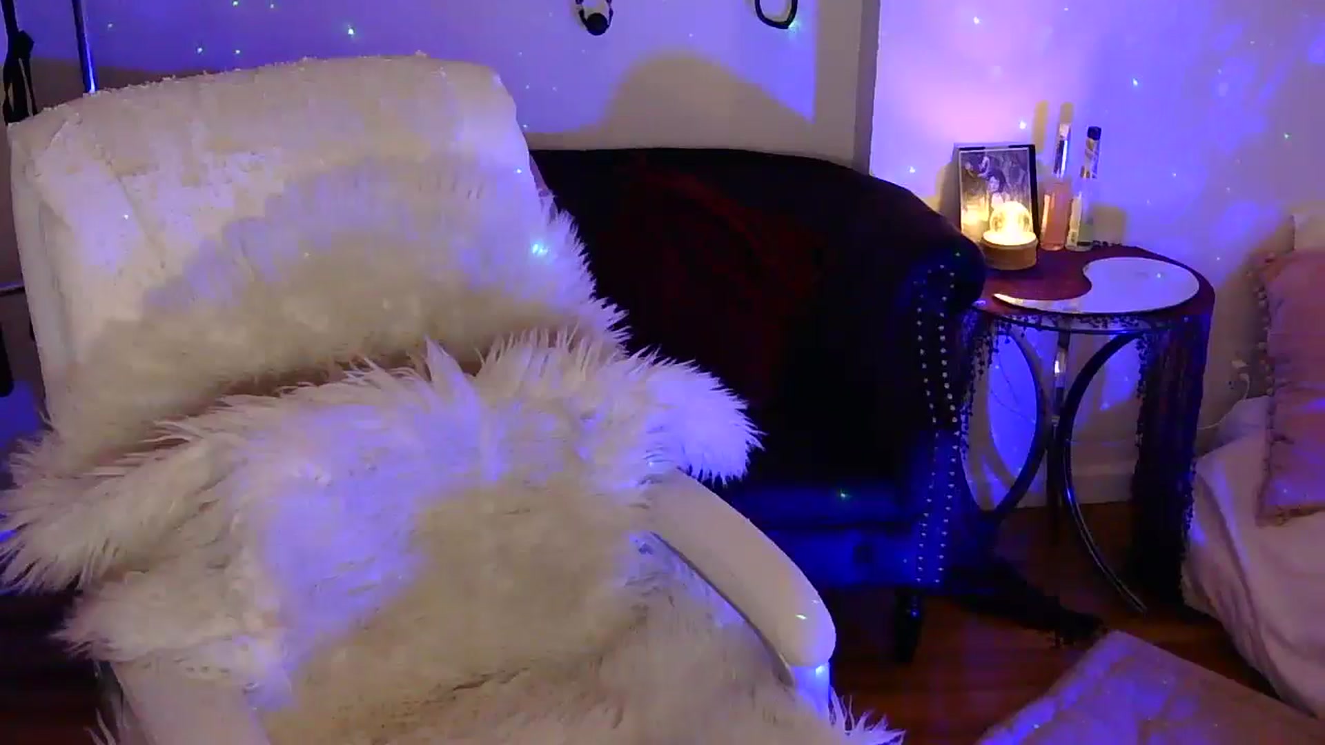 Gallery image thumbnail from heylisten's myfreecams stream on, 08/17/2025, 12:32 image 3 of 20
