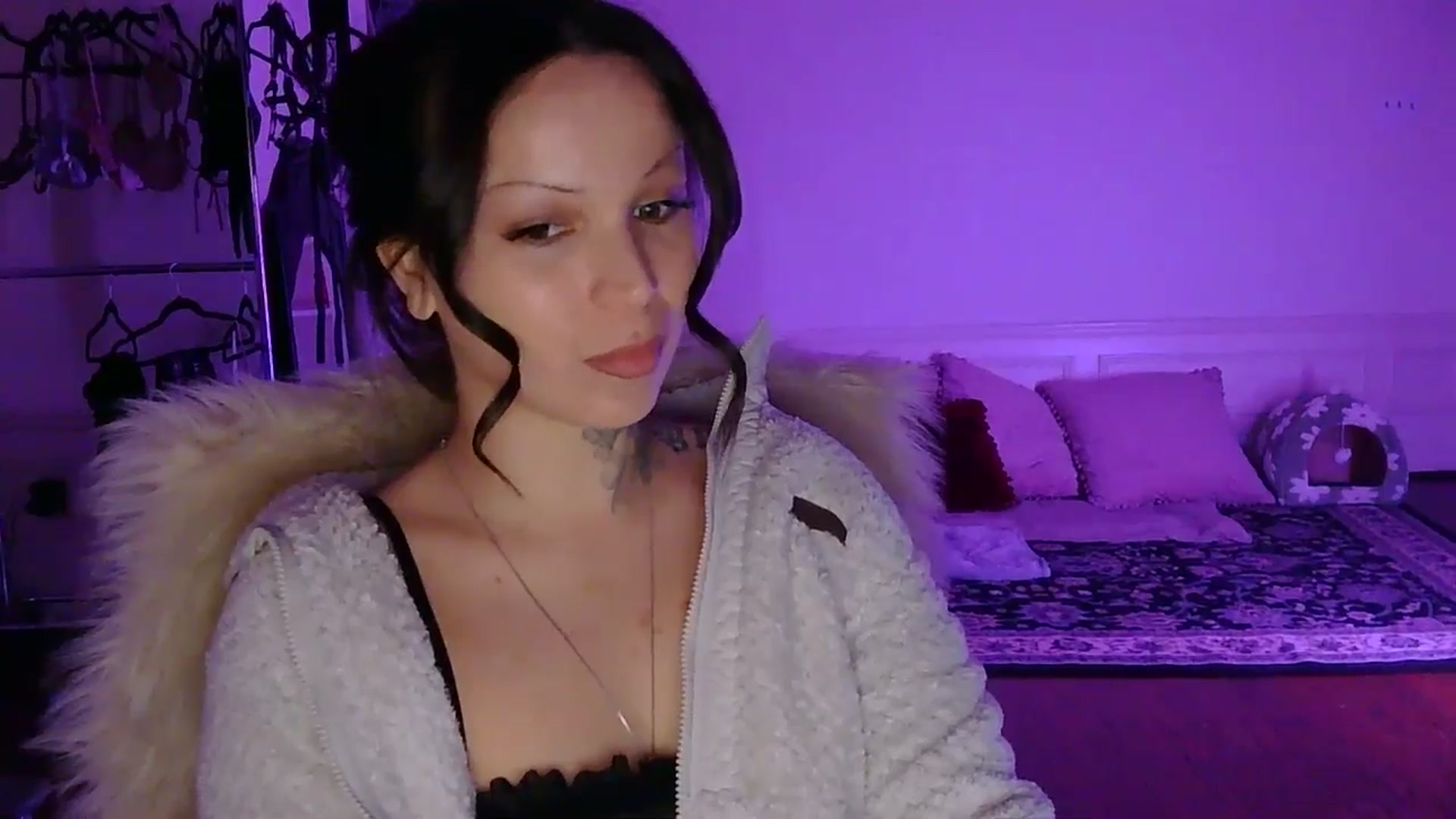 Gallery image thumbnail from heylisten's myfreecams stream on, 04/02/2026, 09:02 image 11 of 20