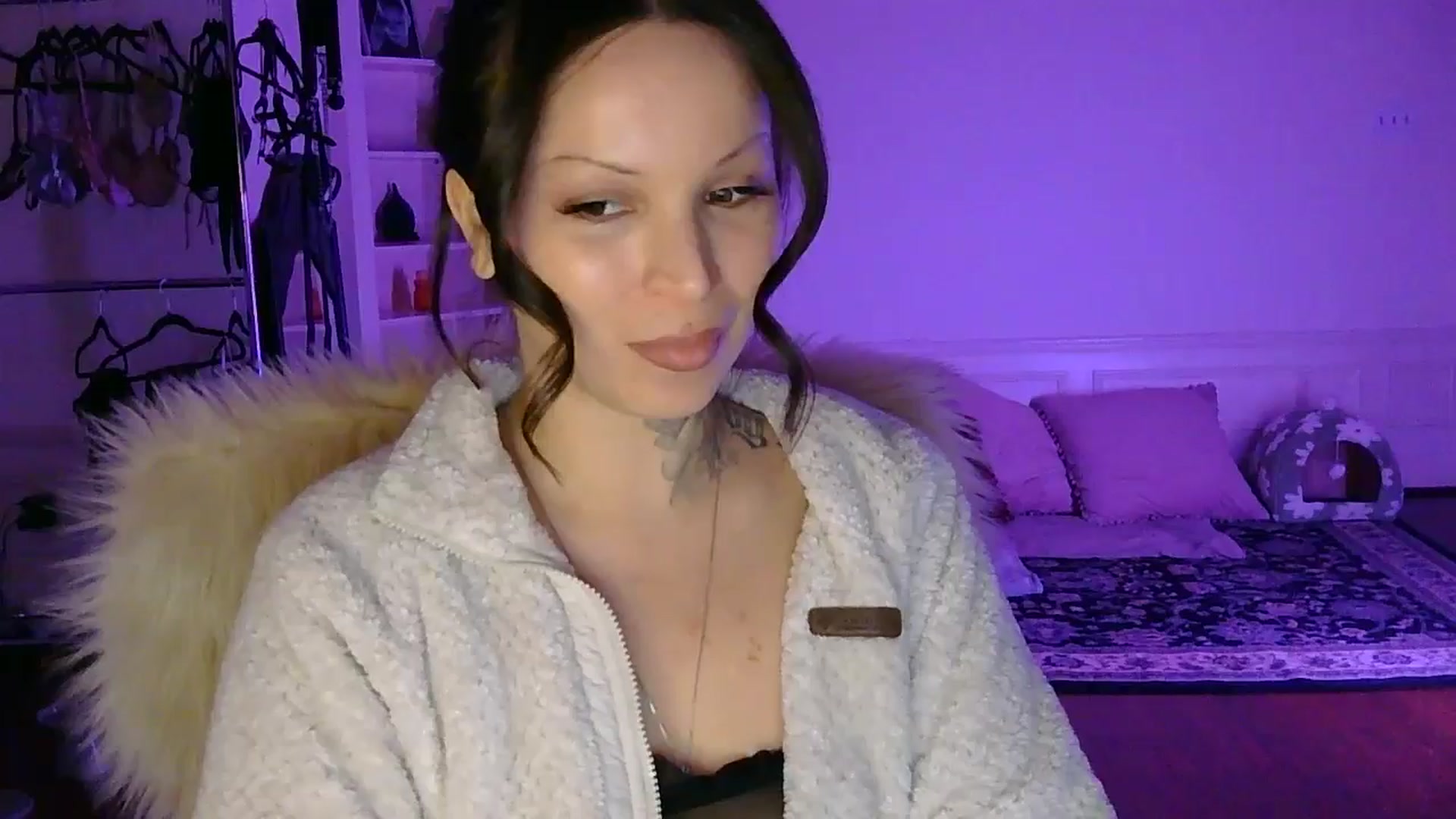 Gallery image thumbnail from heylisten's myfreecams stream on, 04/02/2026, 09:02 image 1 of 20