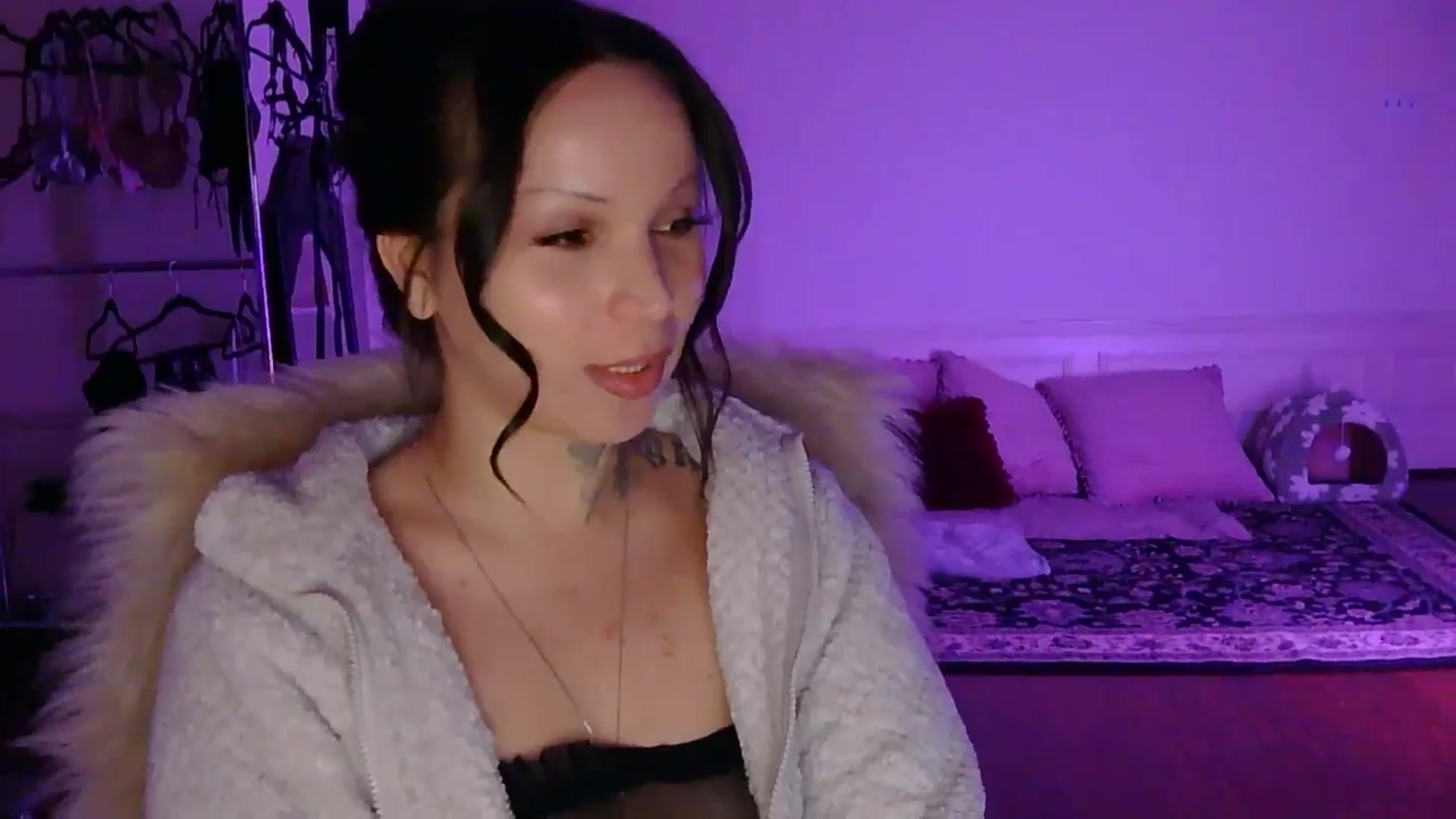 Gallery image thumbnail from heylisten's myfreecams stream on, 04/02/2026, 09:02 image 12 of 20