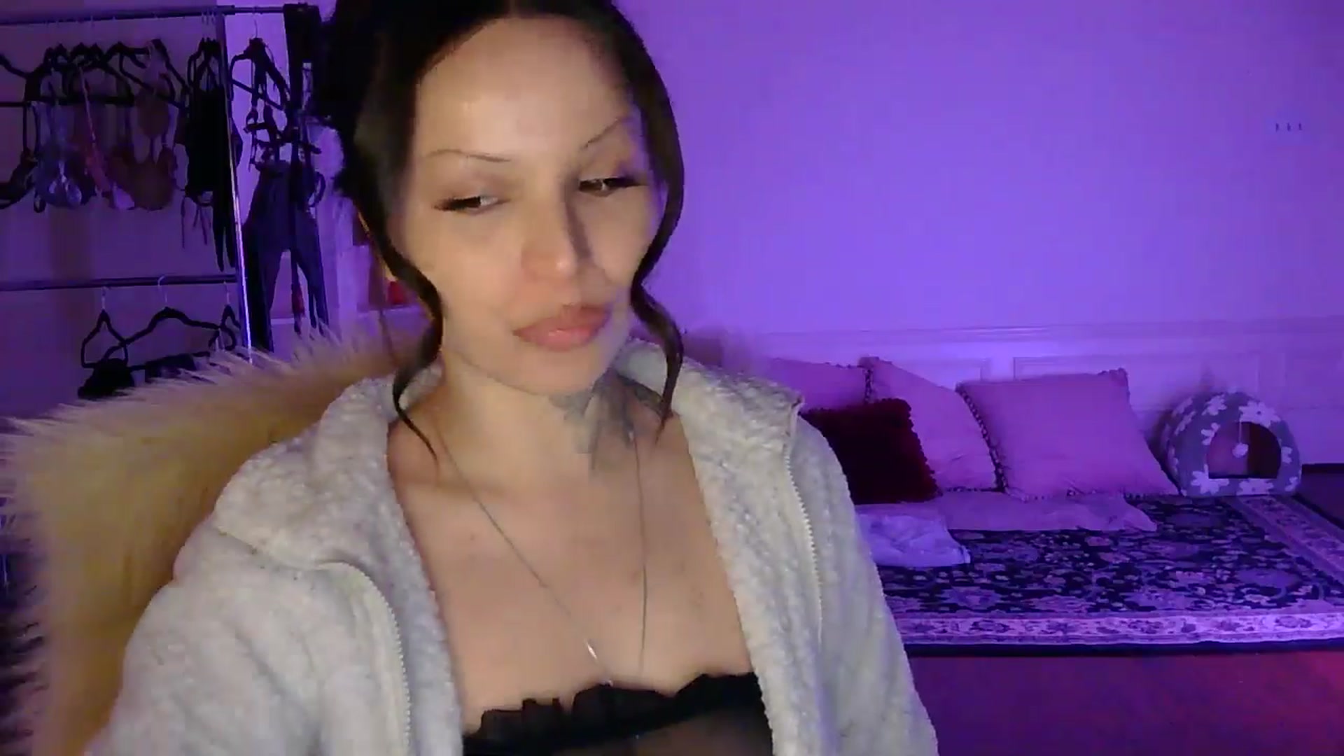 Gallery image thumbnail from heylisten's myfreecams stream on, 04/02/2026, 09:02 image 19 of 20