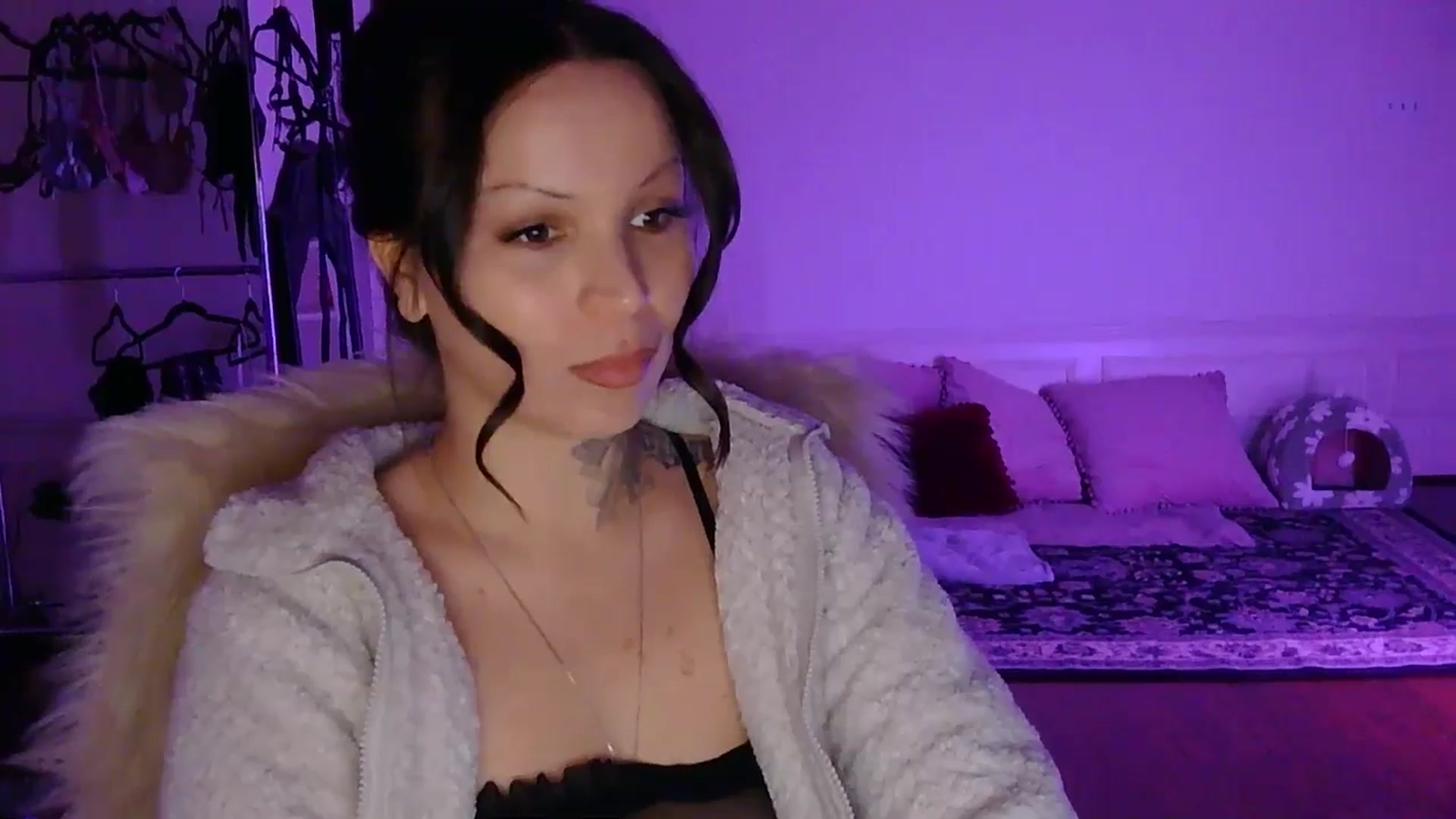 Gallery image thumbnail from heylisten's myfreecams stream on, 04/02/2026, 09:02 image 13 of 20