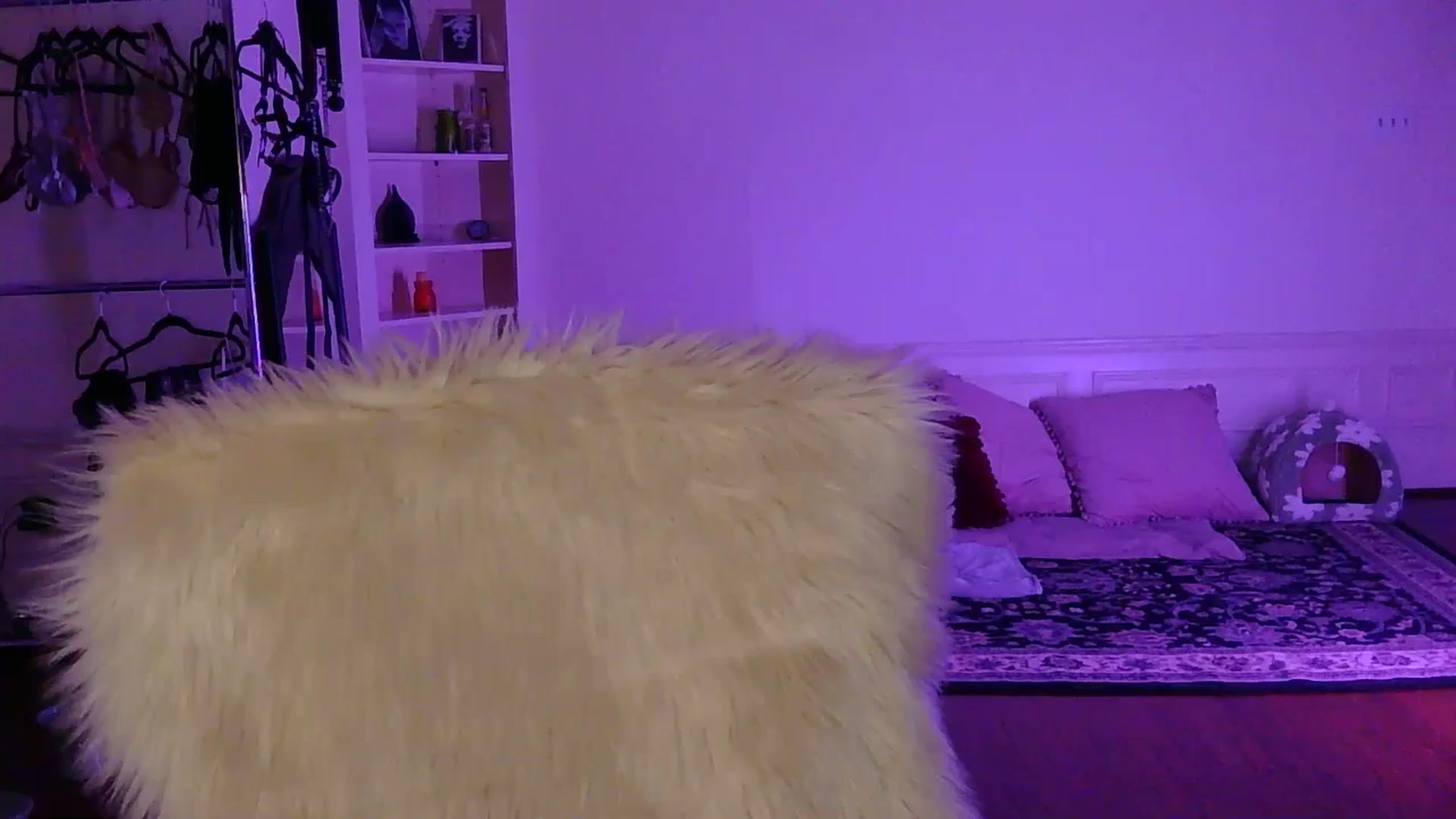 Gallery image thumbnail from heylisten's myfreecams stream on, 04/02/2026, 09:02 image 6 of 20