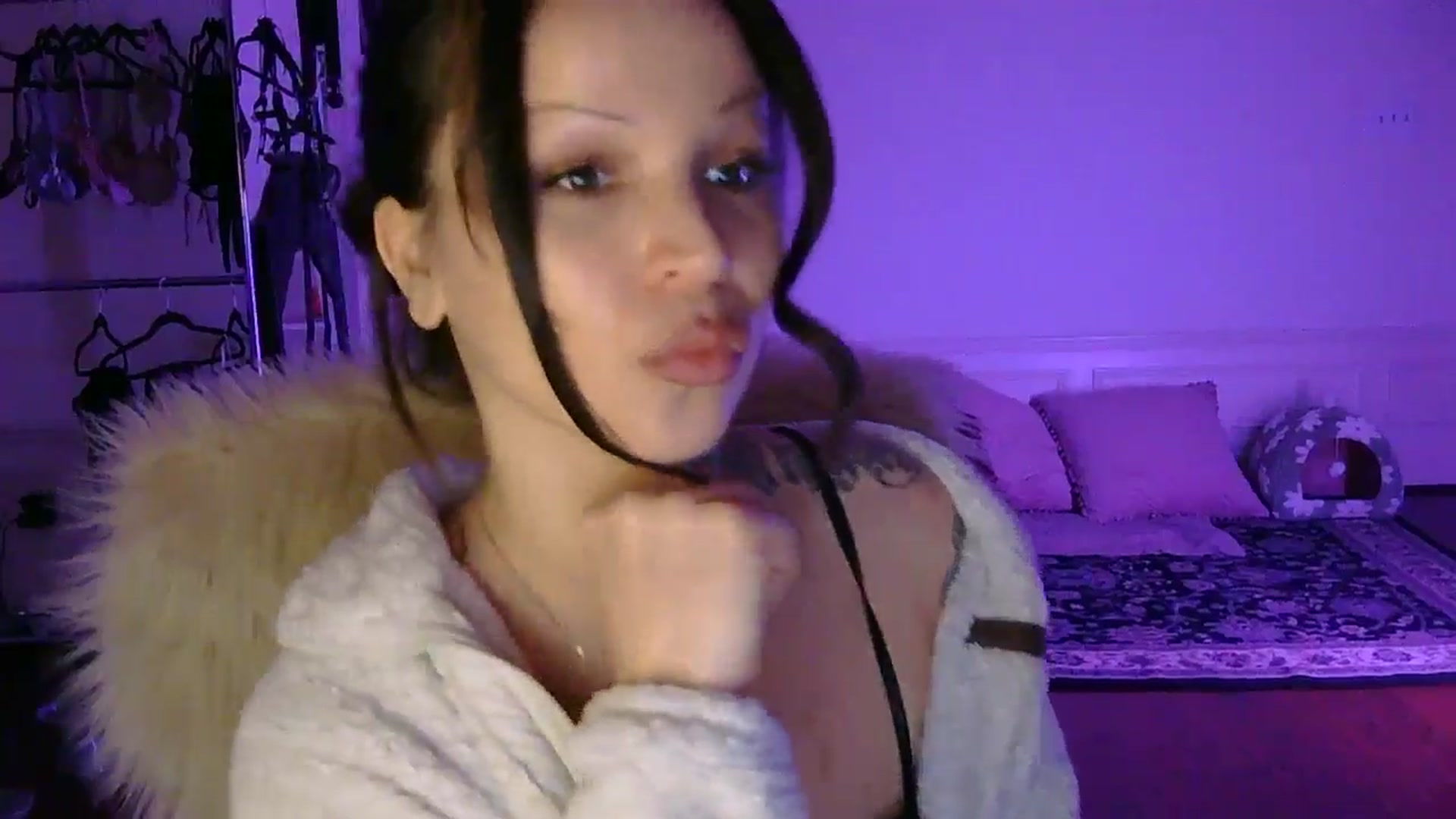 Gallery image thumbnail from heylisten's myfreecams stream on, 04/02/2026, 09:02 image 2 of 20