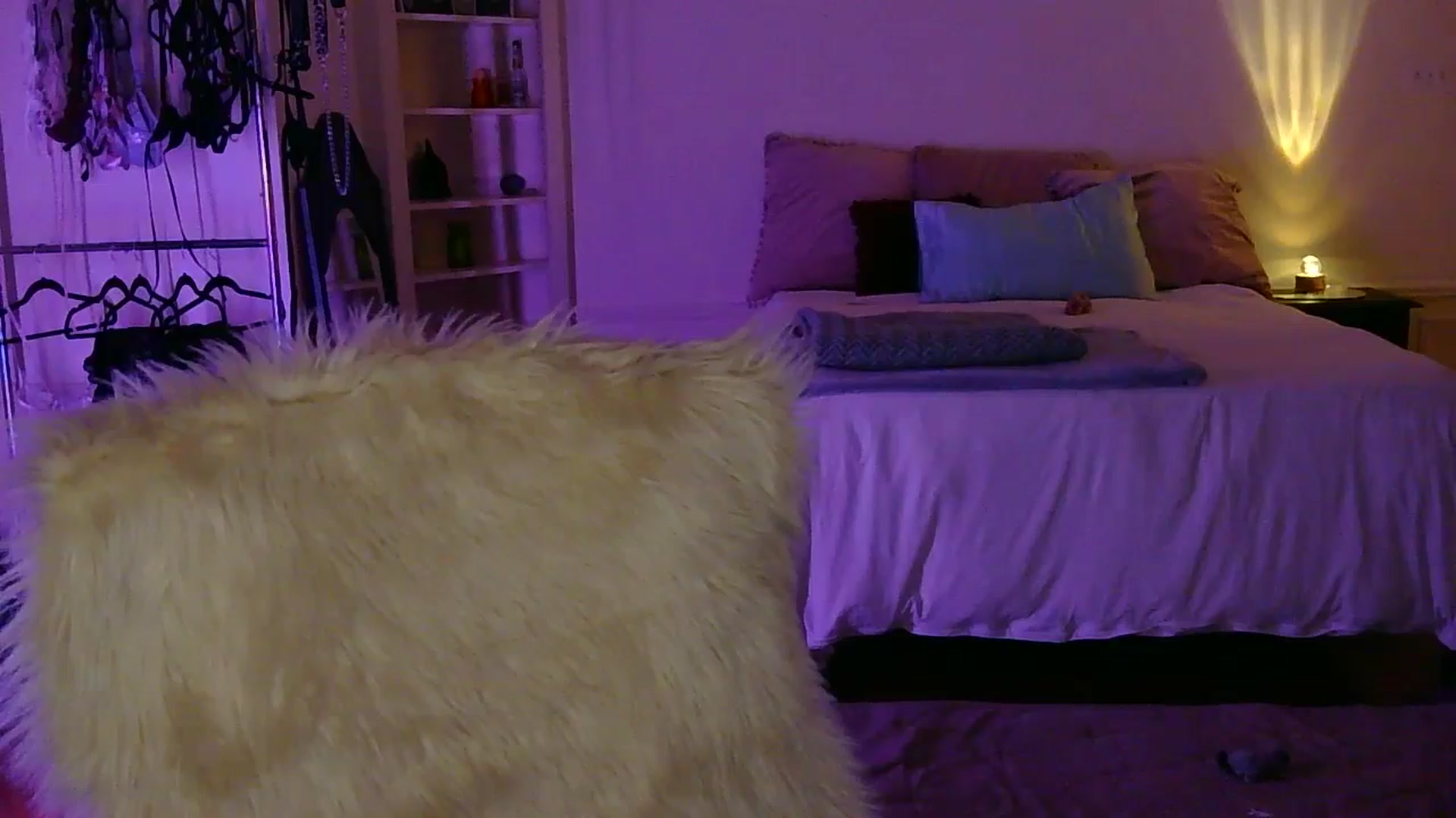 Gallery image thumbnail from heylisten's myfreecams stream on, 04/05/2026, 11:14 image 5 of 20