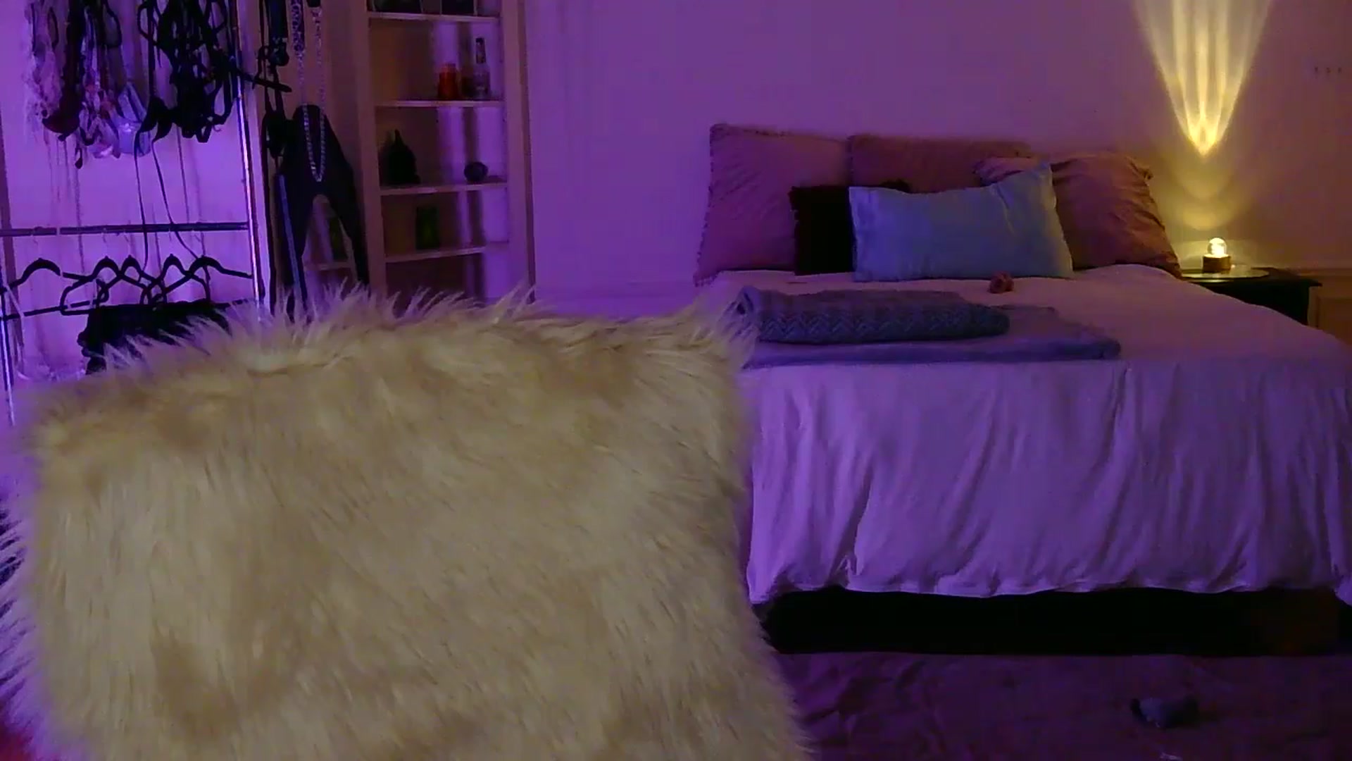 Gallery image thumbnail from heylisten's myfreecams stream on, 04/05/2026, 11:14 image 4 of 20
