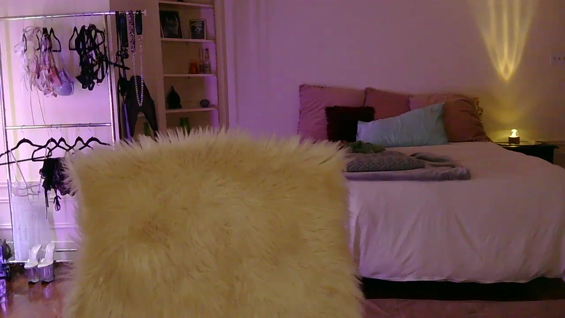 Gallery image thumbnail from heylisten's myfreecams stream on, 04/05/2026, 15:27 image 18 of 20