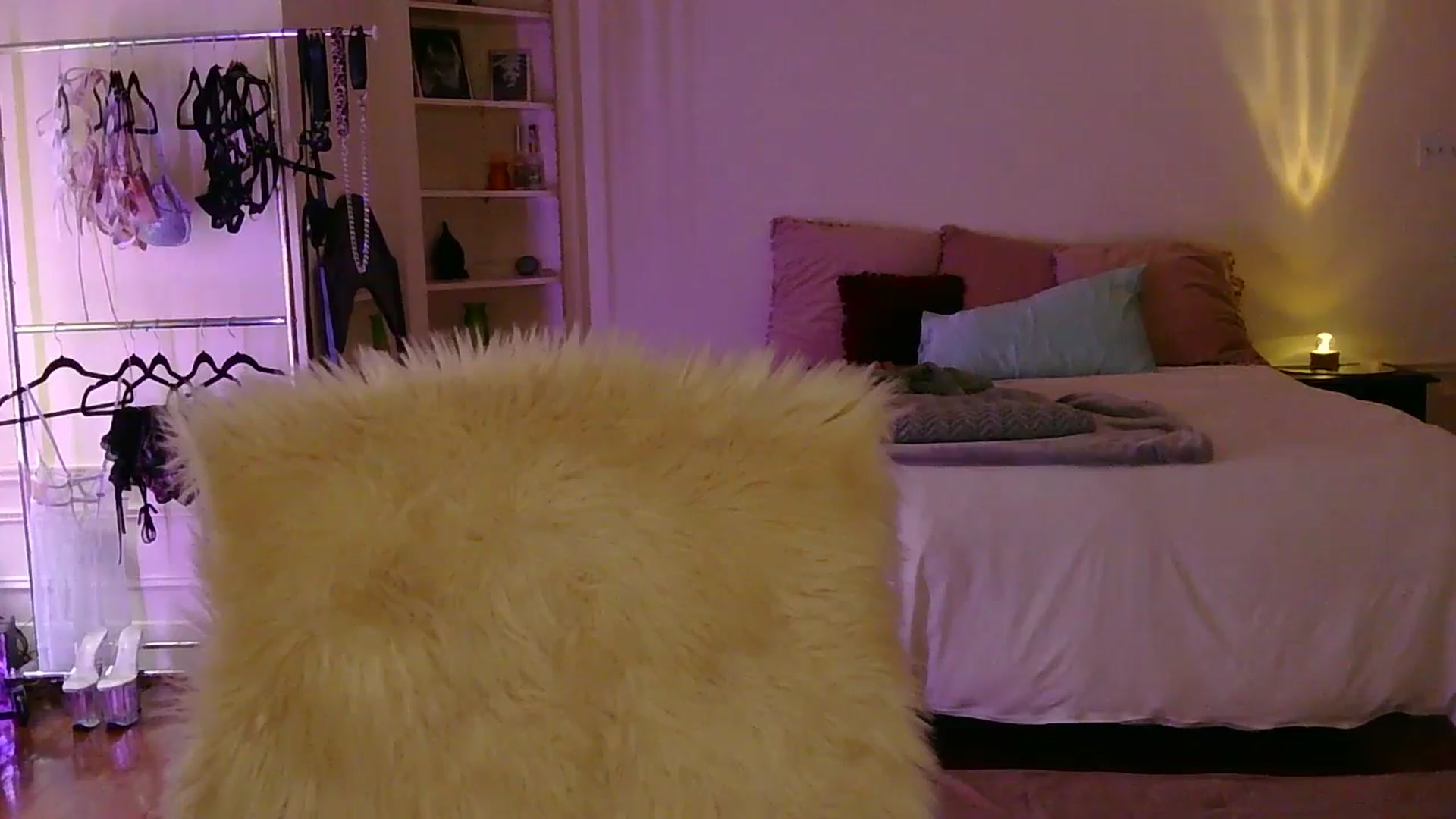 Gallery image thumbnail from heylisten's myfreecams stream on, 04/05/2026, 15:27 image 17 of 20