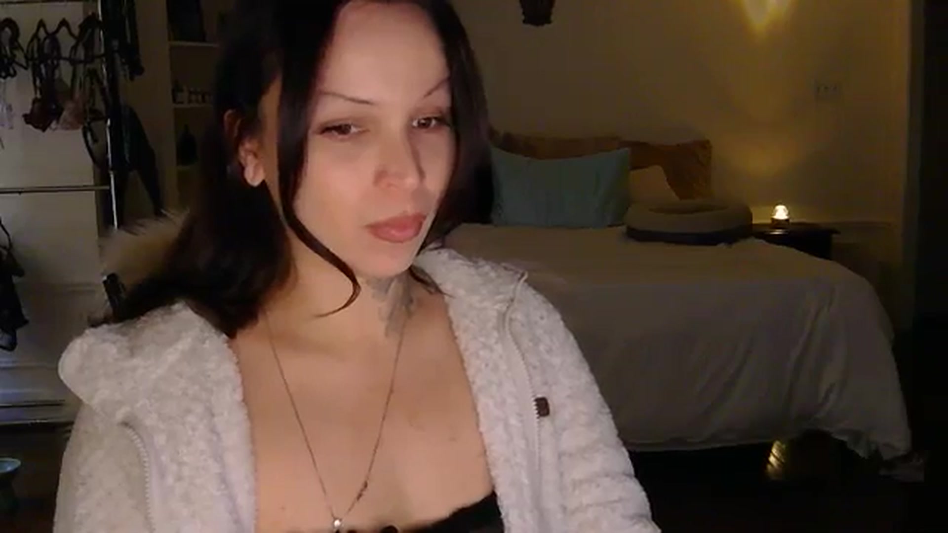 Gallery image thumbnail from heylisten's myfreecams stream on, 05/10/2026, 12:06 image 13 of 20