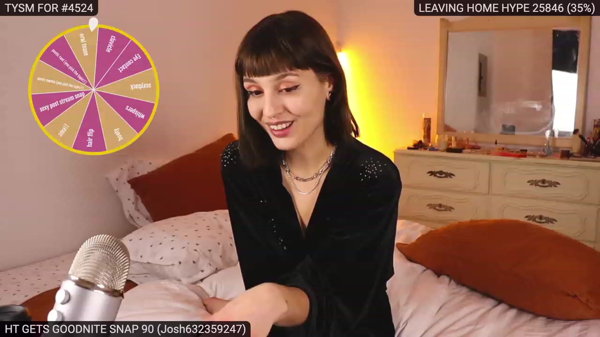 Gallery image thumbnail from heystellar's myfreecams stream on, 12/03/2022, 03:00 image 6 of 20
