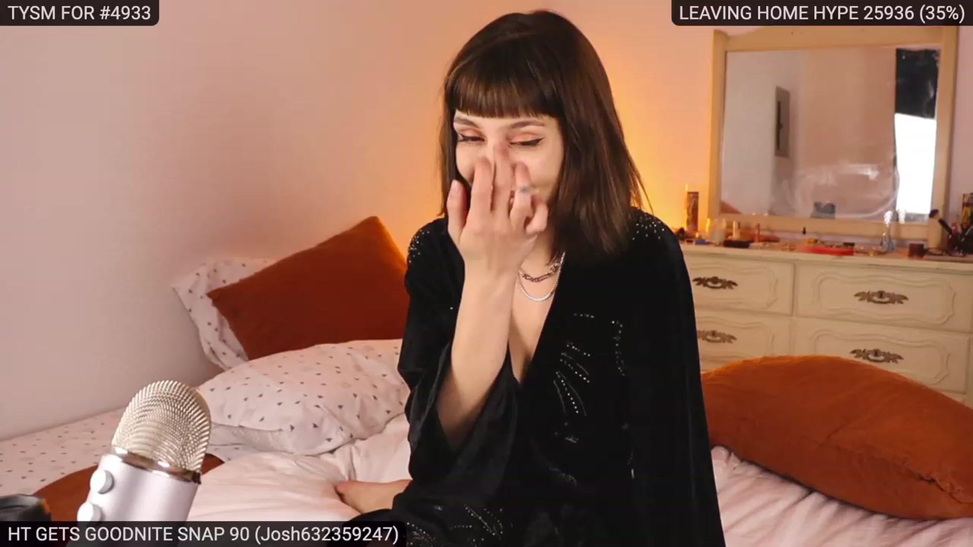 Gallery image thumbnail from heystellar's myfreecams stream on, 12/03/2022, 03:00 image 5 of 20