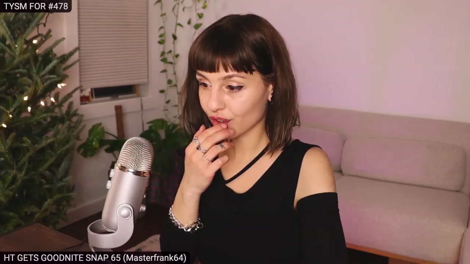 Gallery image thumbnail from heystellar's myfreecams stream on, 12/04/2022, 03:04 image 6 of 20