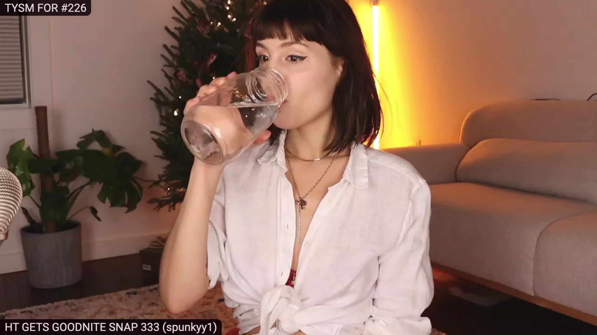 Gallery image thumbnail from heystellar's myfreecams stream on, 12/10/2022, 04:20 image 3 of 20