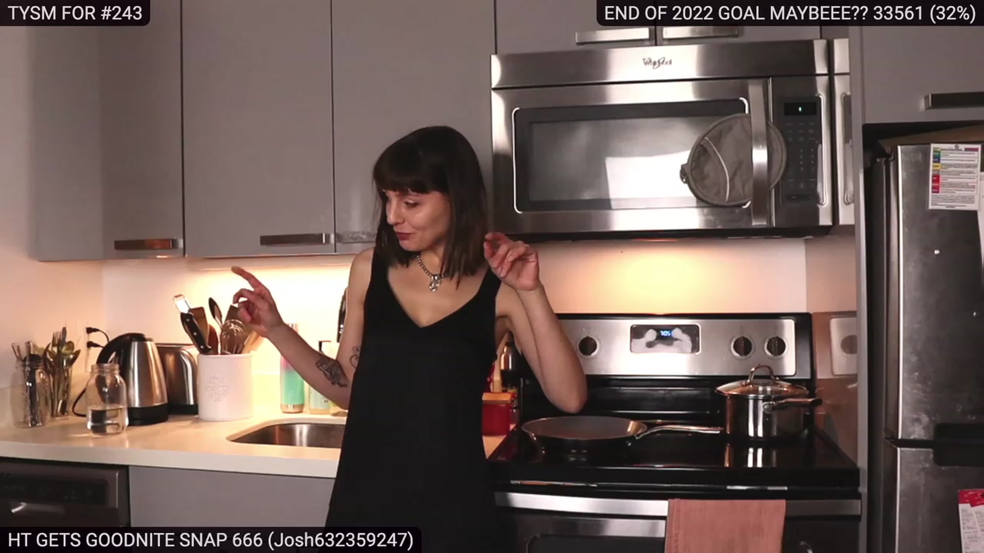 Gallery image thumbnail from heystellar's myfreecams stream on, 12/25/2022, 01:23 image 2 of 20
