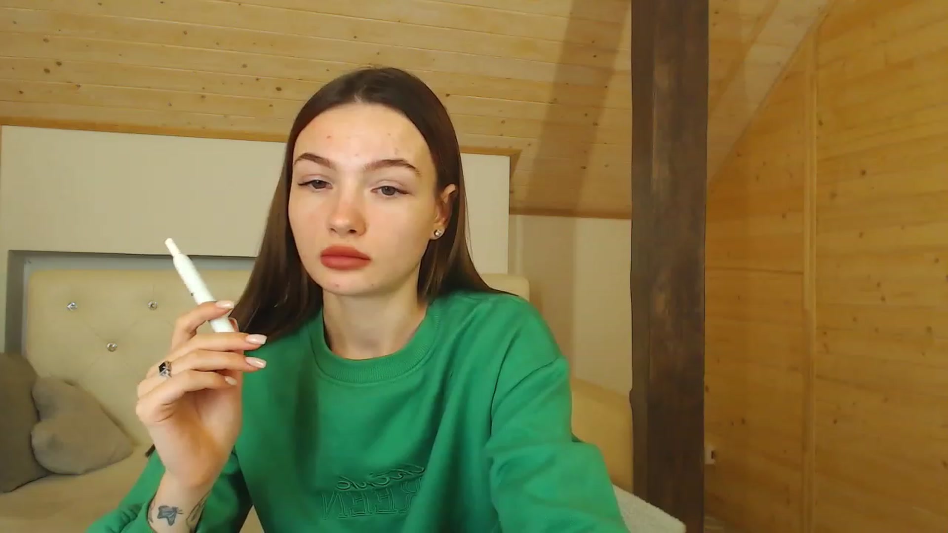 Gallery image thumbnail from hiSasha's myfreecams stream on, 12/03/2022, 17:42 image 4 of 20