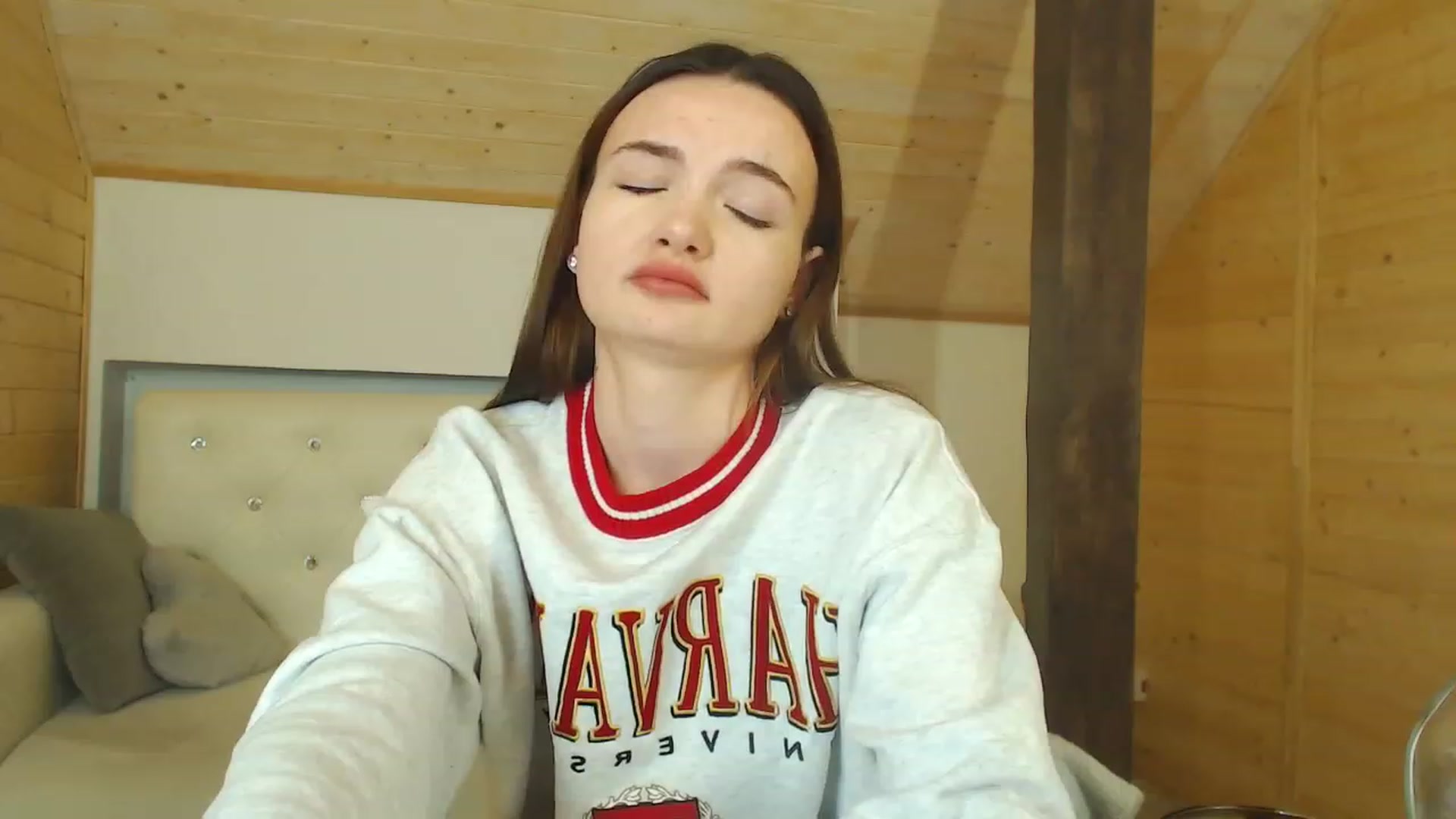 Gallery image thumbnail from hiSasha's myfreecams stream on, 12/04/2022, 20:17 image 4 of 20