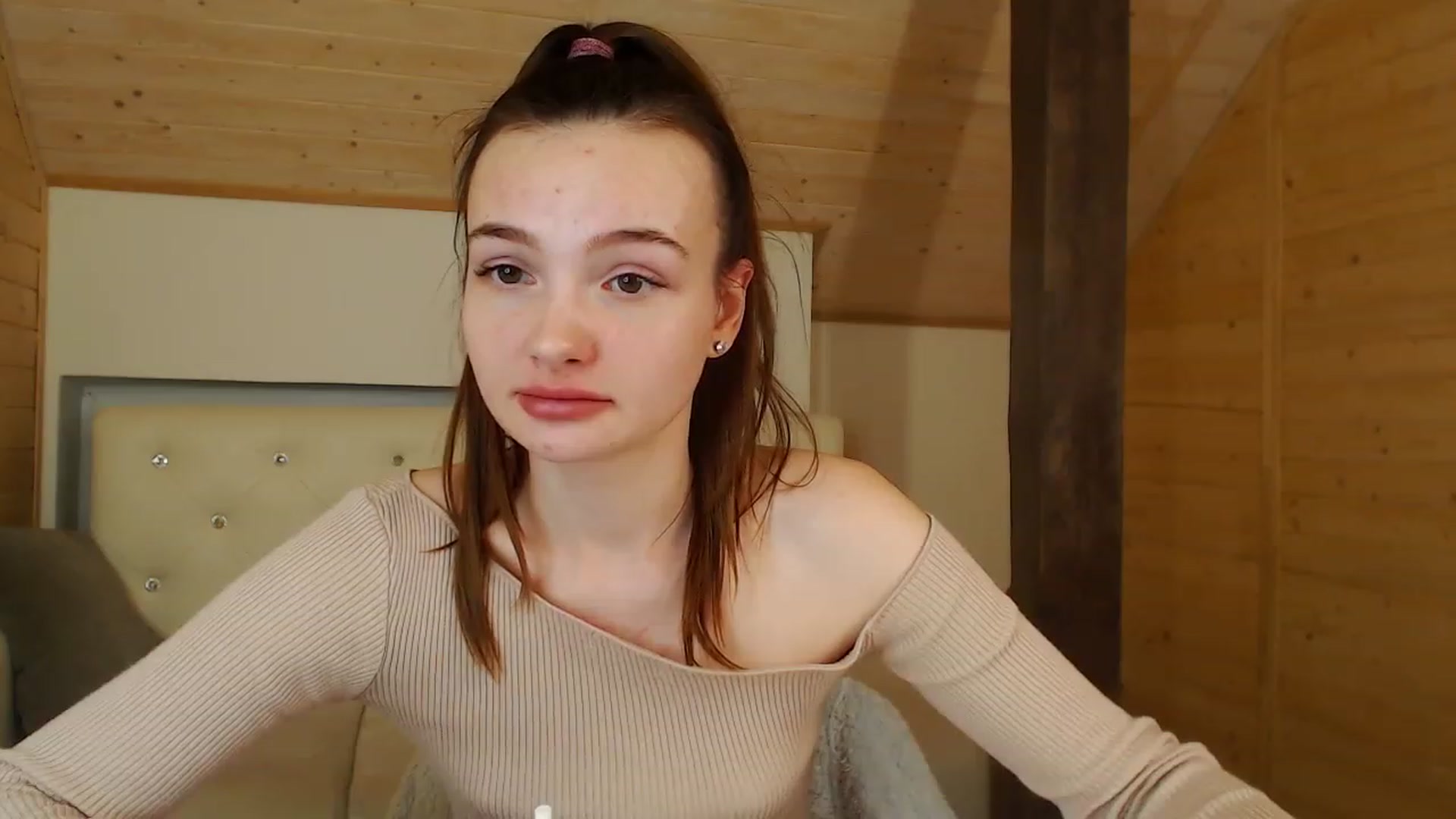 Gallery image thumbnail from hiSasha's myfreecams stream on, 12/10/2022, 22:16 image 18 of 20