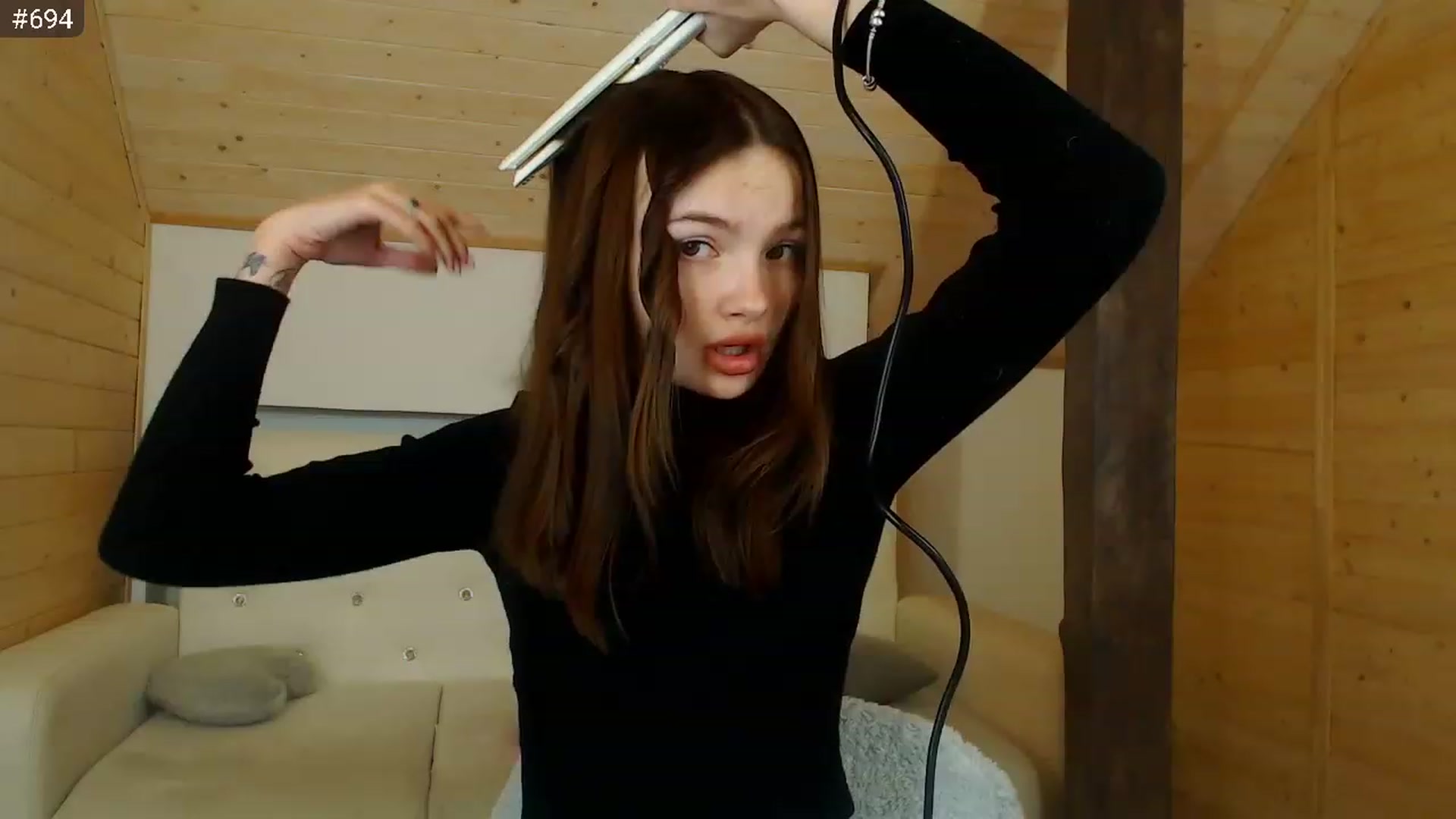 Gallery image thumbnail from hiSasha's myfreecams stream on, 12/26/2022, 20:11 image 1 of 20
