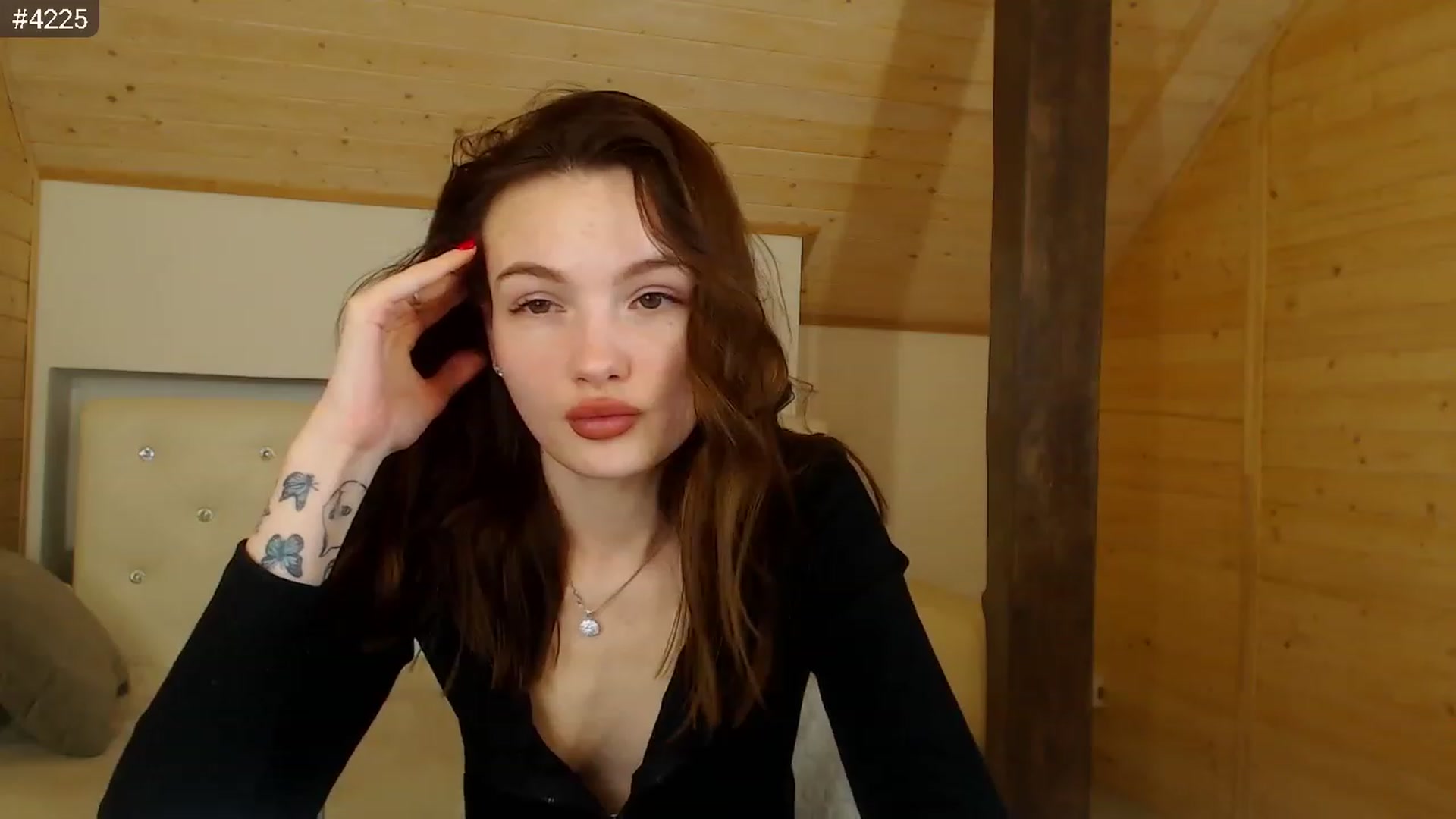 Gallery image thumbnail from hiSasha's myfreecams stream on, 01/10/2023, 22:31 image 1 of 20