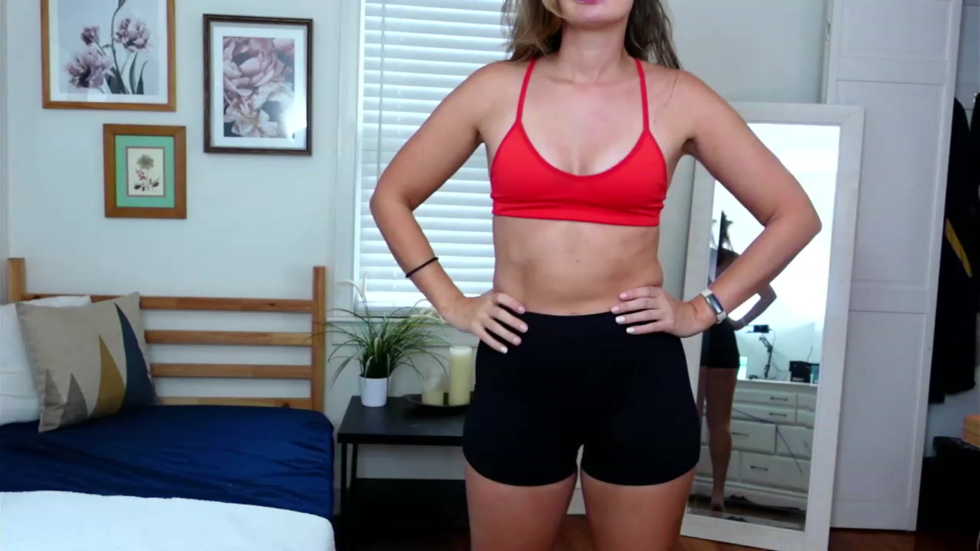 Gallery image thumbnail from hi_ella's myfreecams stream on, 11/16/2022, 21:15 image 16 of 20