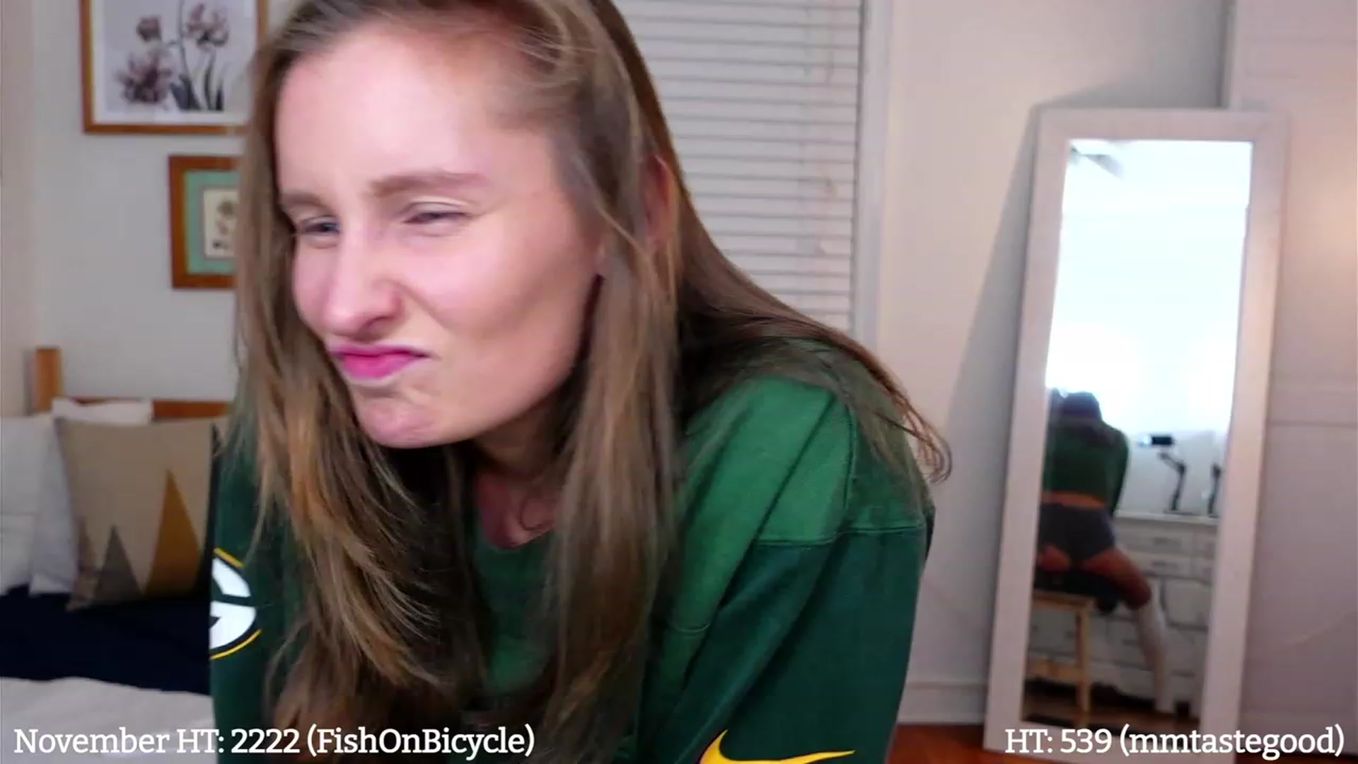 Gallery image thumbnail from hi_ella's myfreecams stream on, 11/18/2022, 04:03 image 12 of 20