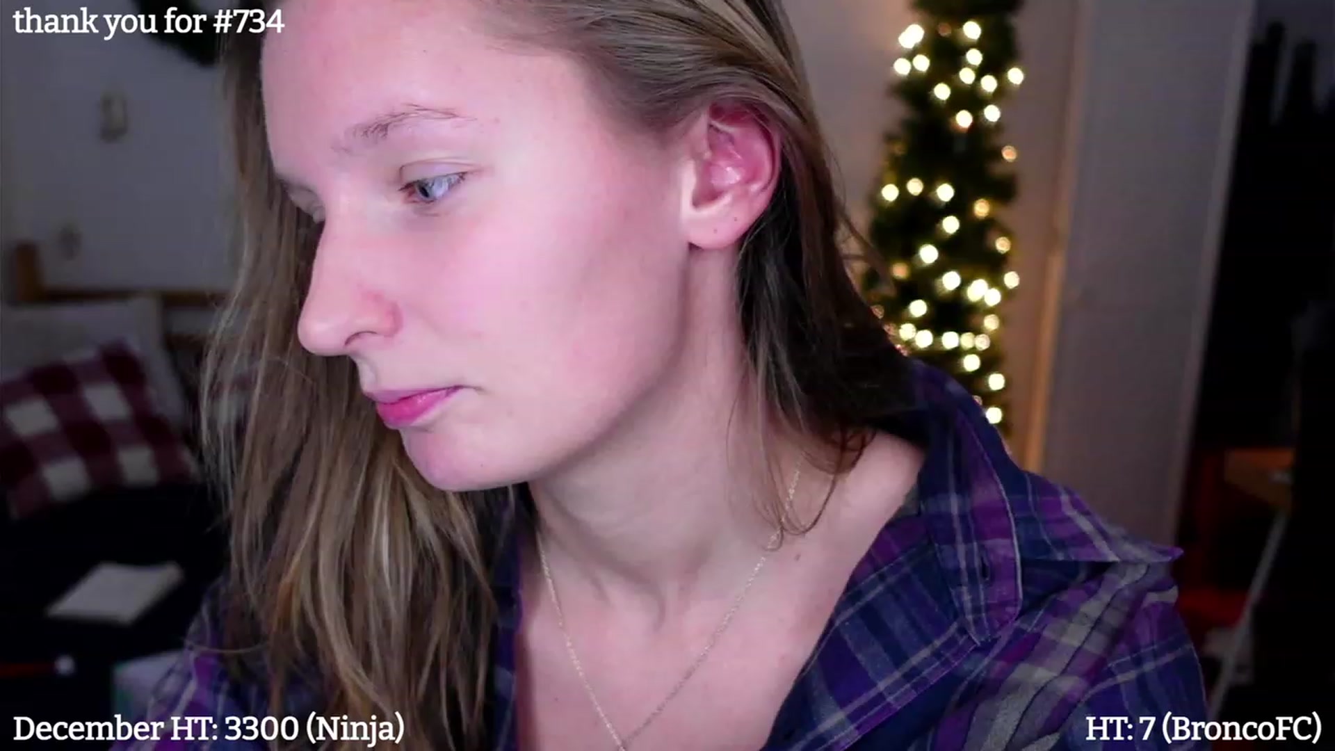 Gallery image thumbnail from hi_ella's myfreecams stream on, 12/18/2022, 21:00 image 3 of 20