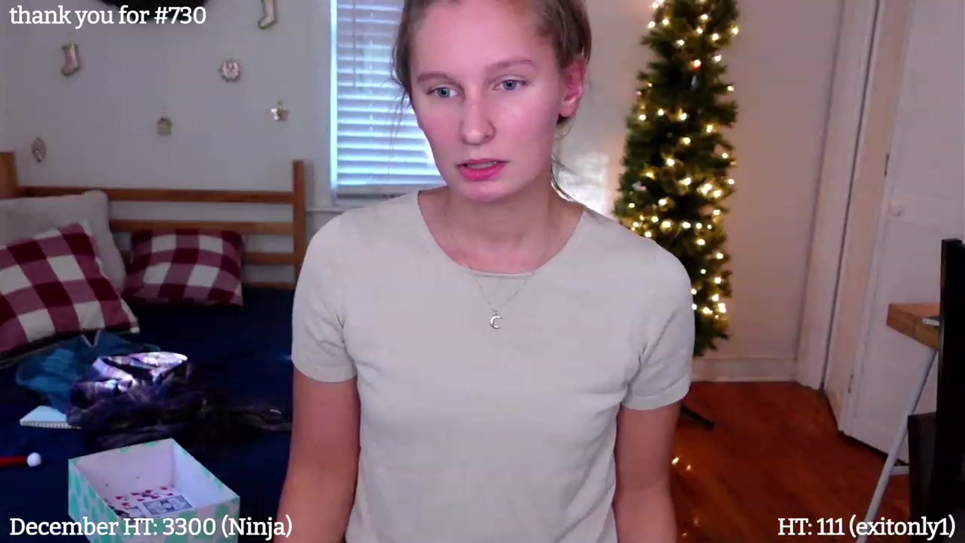 Gallery image thumbnail from hi_ella's myfreecams stream on, 12/18/2022, 21:00 image 12 of 20