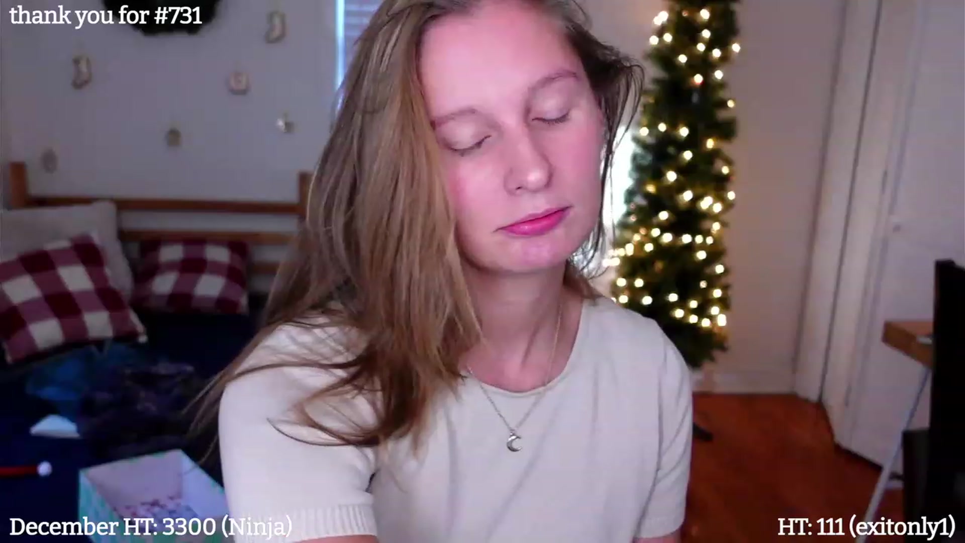 Gallery image thumbnail from hi_ella's myfreecams stream on, 12/18/2022, 21:00 image 18 of 20