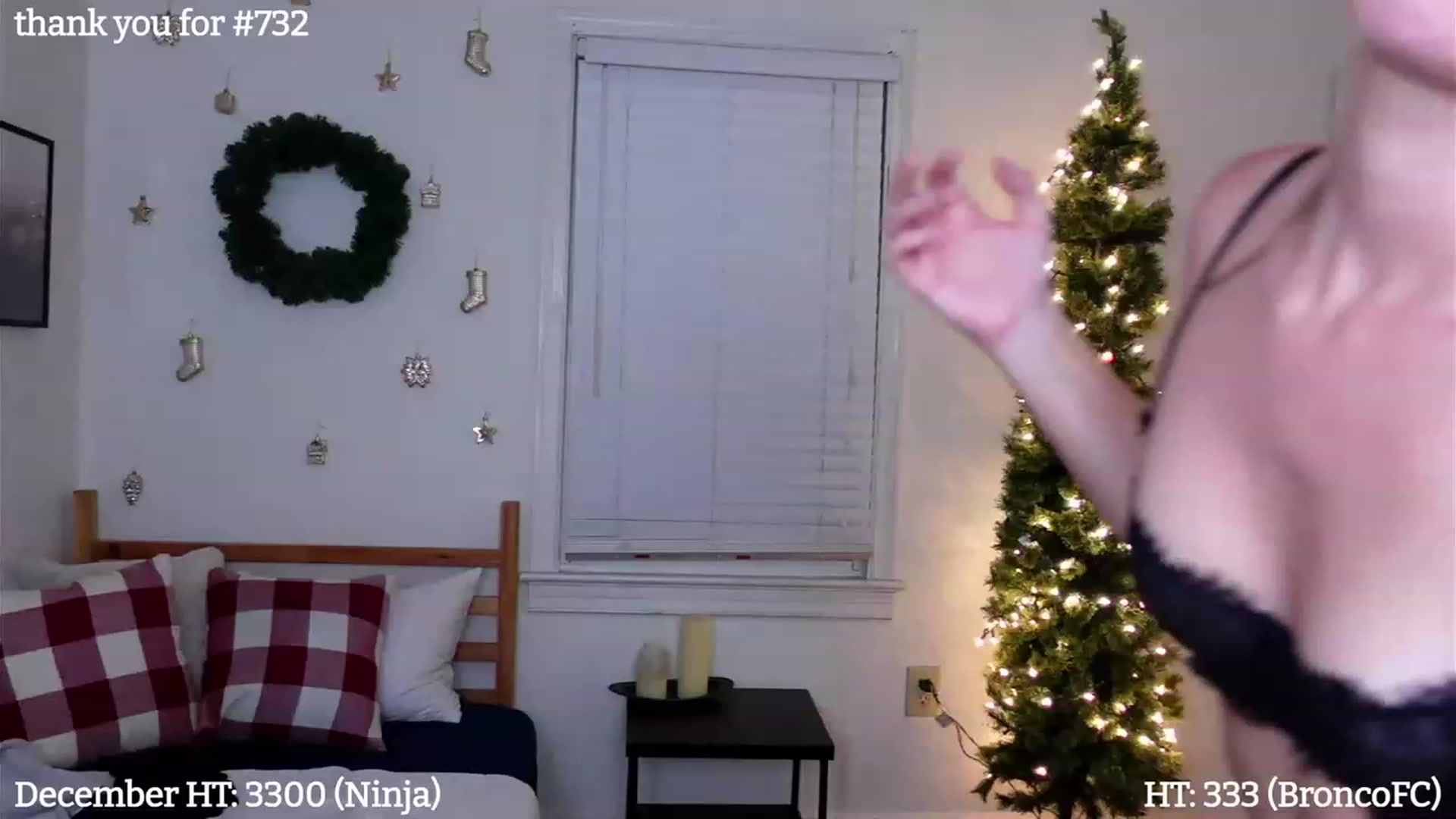 Gallery image thumbnail from hi_ella's myfreecams stream on, 12/21/2022, 04:07 image 16 of 20