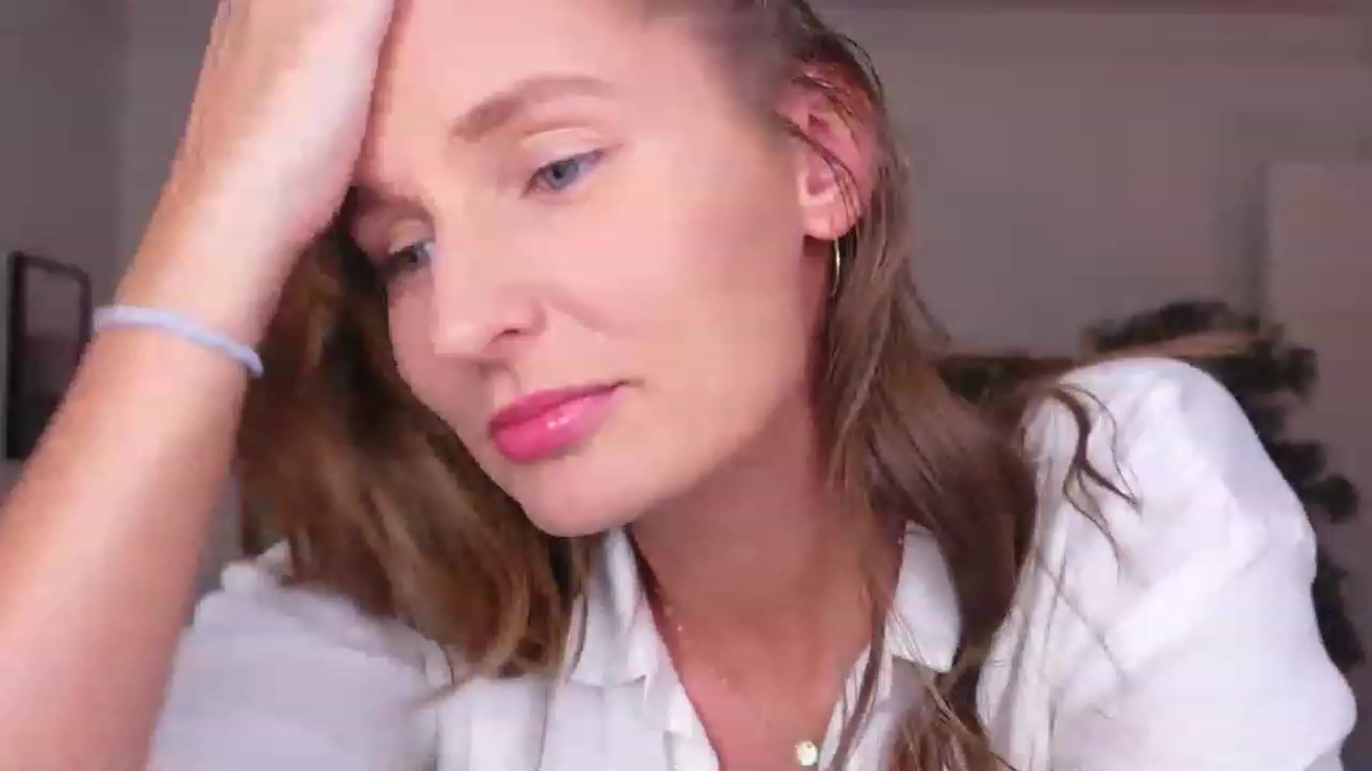 Gallery image thumbnail from hi_ella's myfreecams stream on, 03/15/2023, 02:31 image 3 of 20