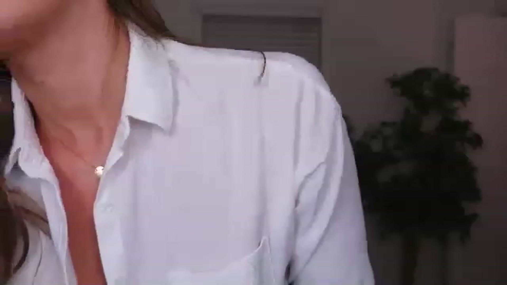 Gallery image thumbnail from hi_ella's myfreecams stream on, 03/15/2023, 02:31 image 13 of 20
