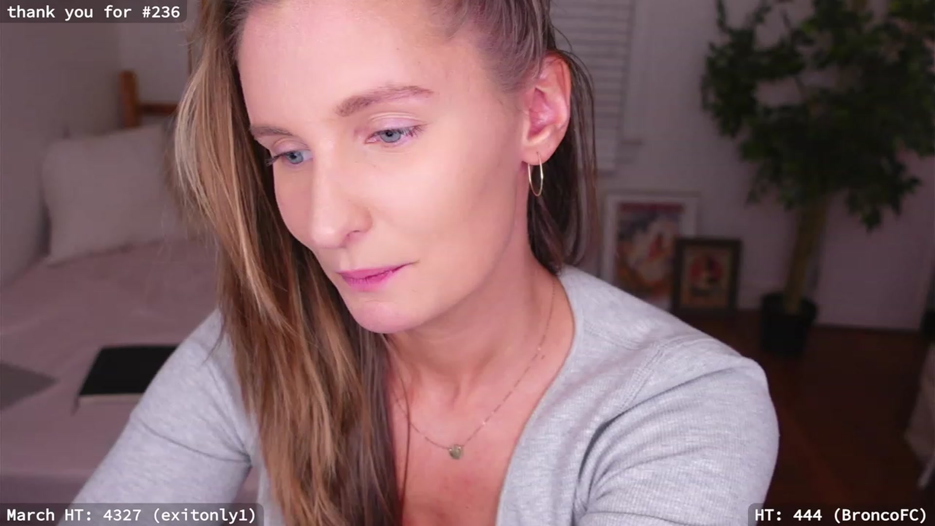Gallery image thumbnail from hi_ella's myfreecams stream on, 03/17/2023, 02:13 image 14 of 20