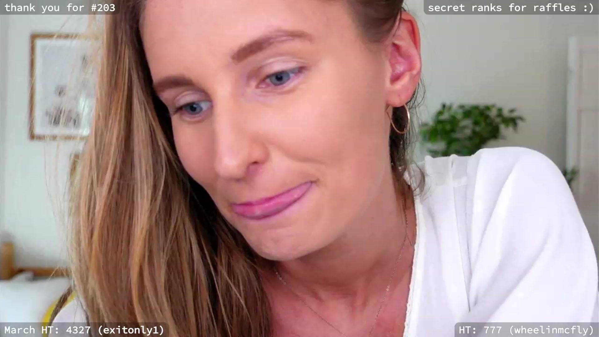 Gallery image thumbnail from hi_ella's myfreecams stream on, 03/25/2023, 20:35 image 10 of 20